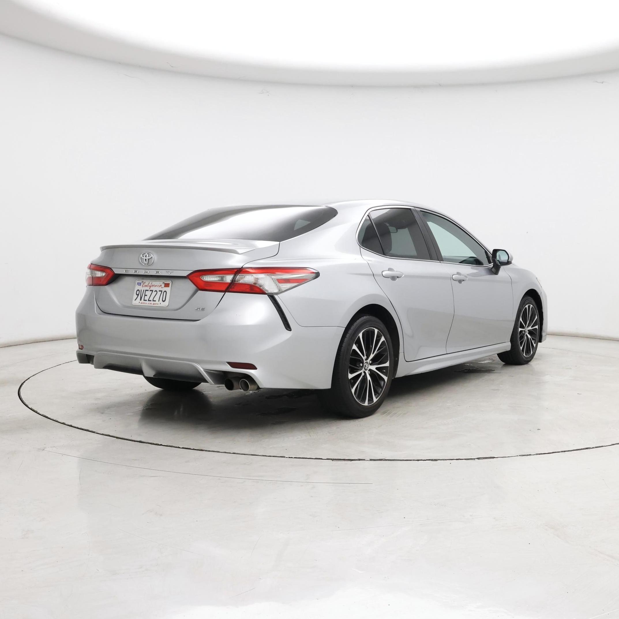 Thumbnail: 2018 Toyota Camry - 8