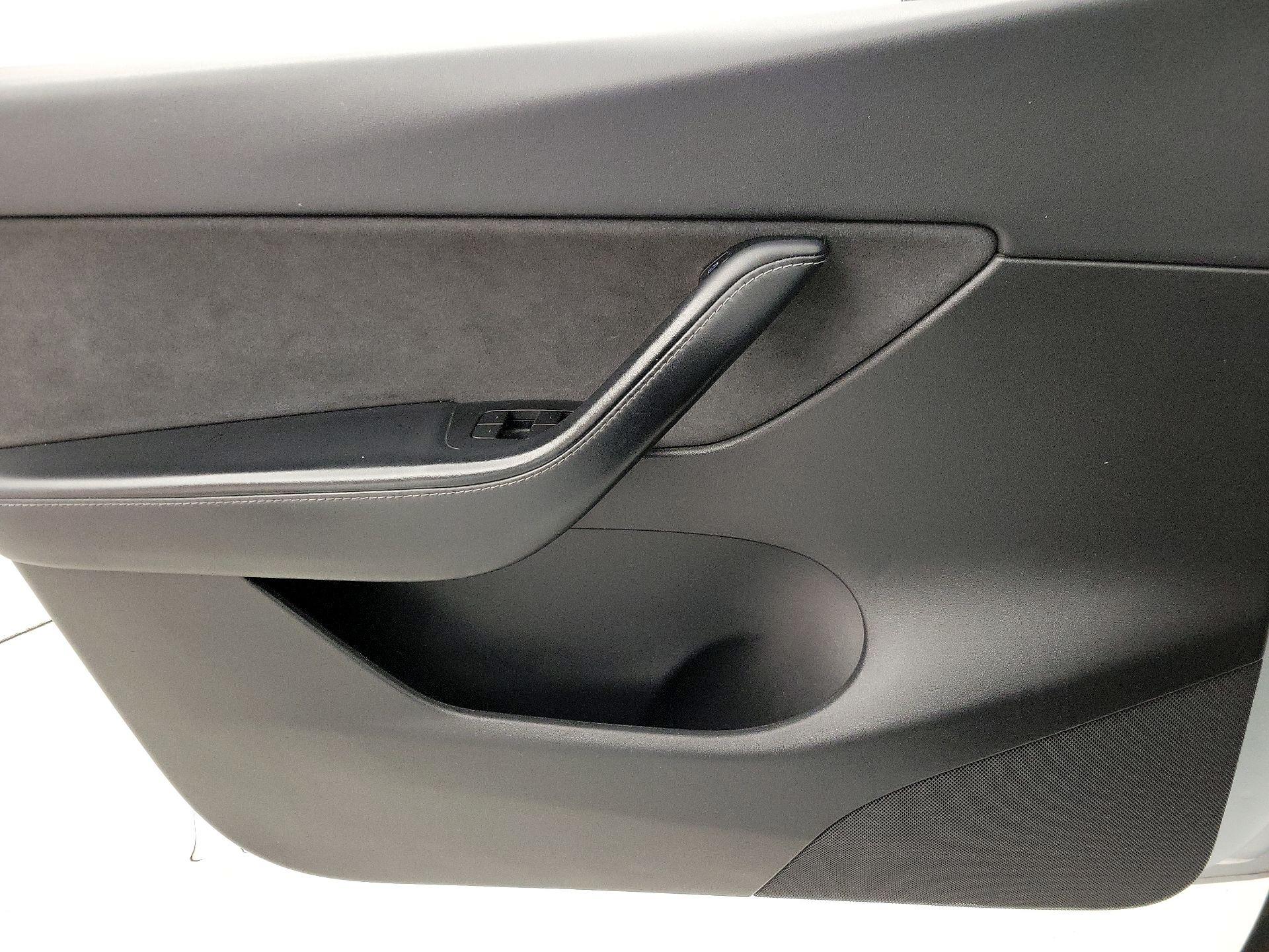 Thumbnail: 2022 Tesla Model Y - 12