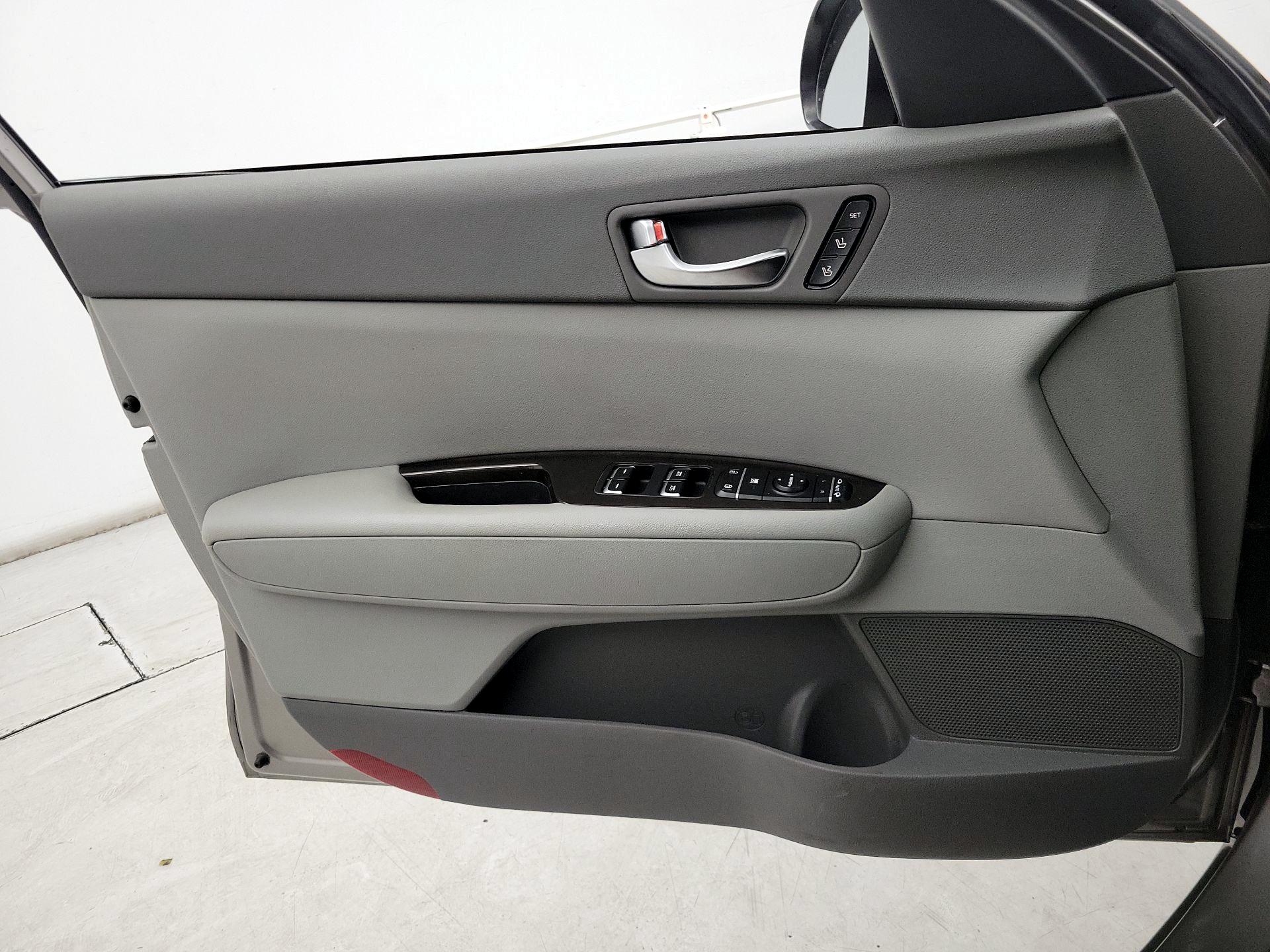 Thumbnail: 2016 Kia Optima - 12