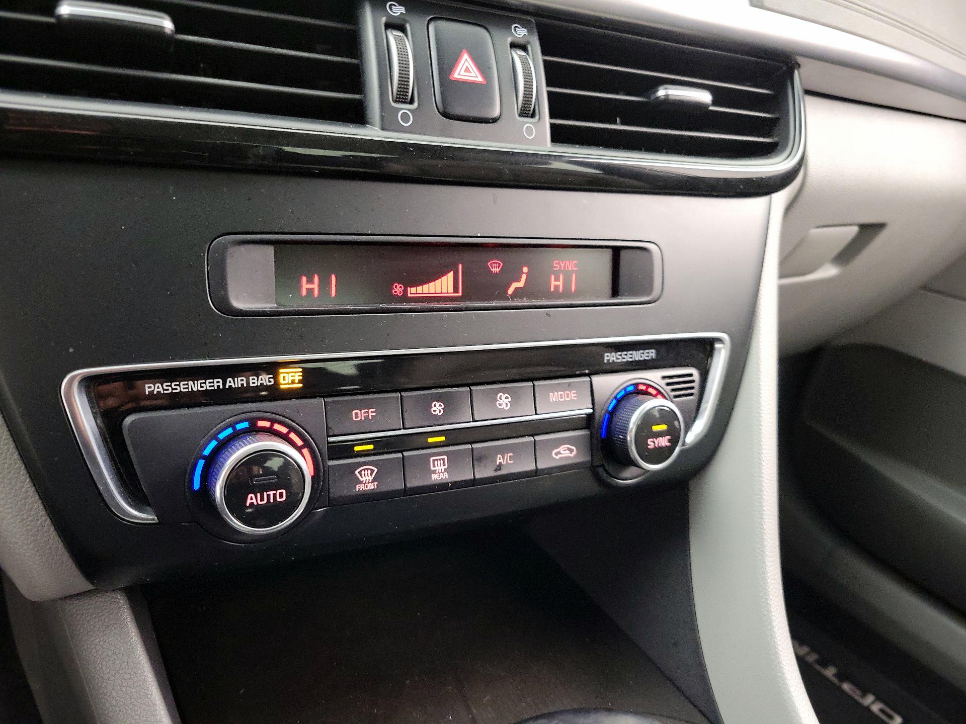 Thumbnail: 2016 Kia Optima - 16