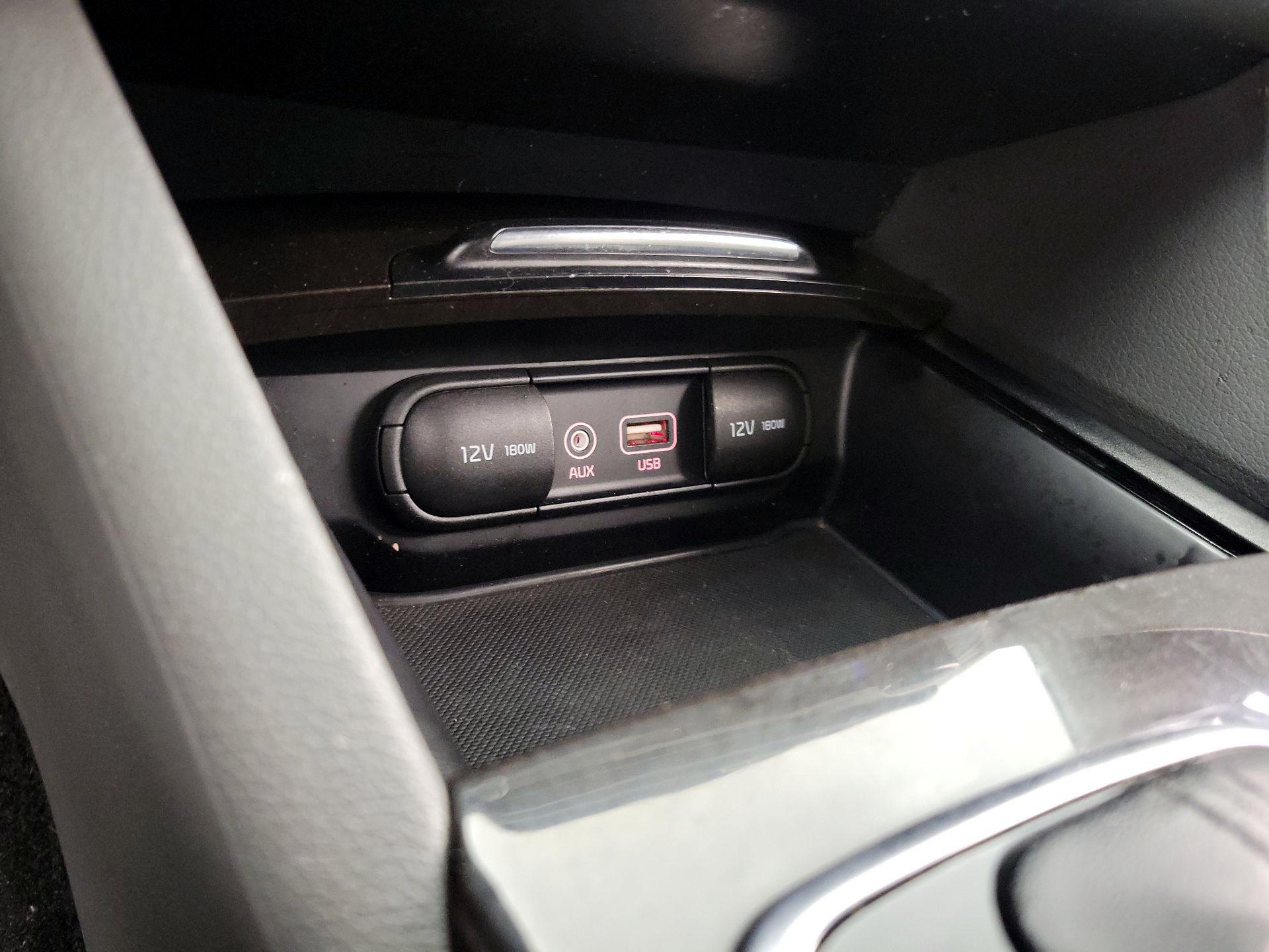 Thumbnail: 2016 Kia Optima - 18