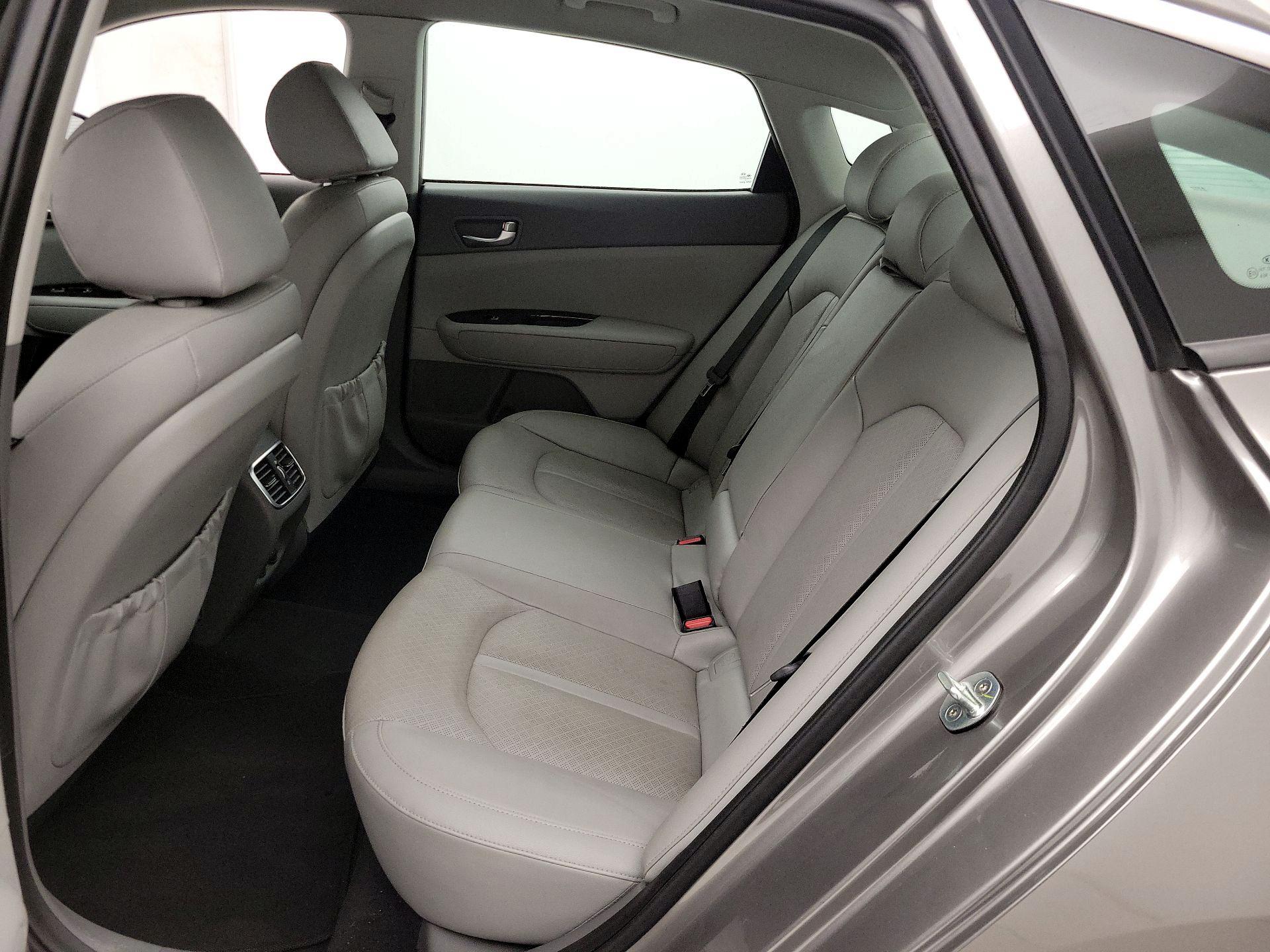 Thumbnail: 2016 Kia Optima - 19