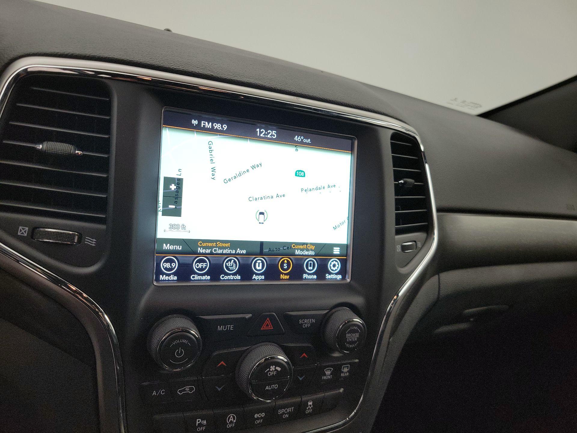 Thumbnail: 2018 Jeep Grand Cherokee - 14