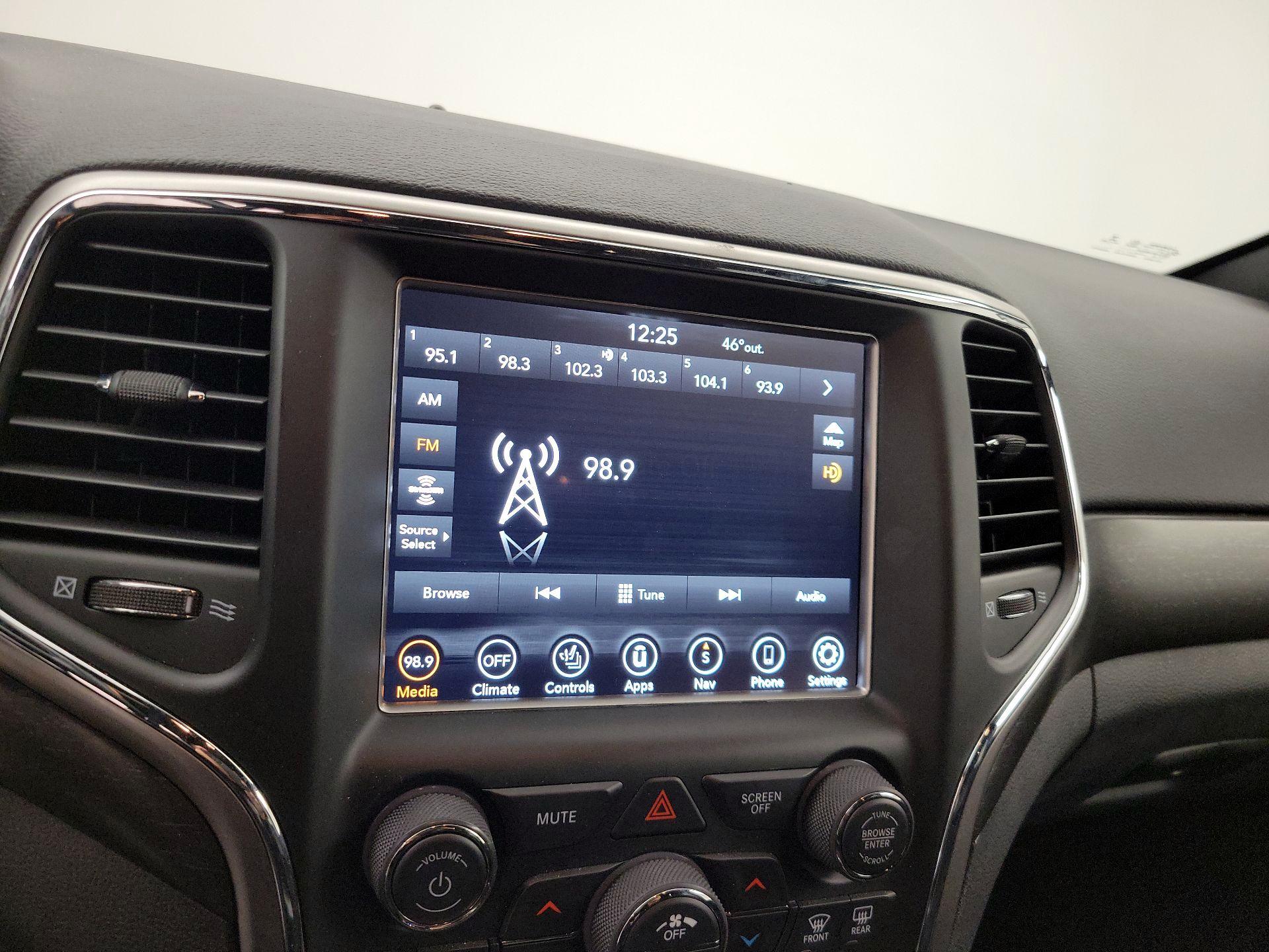 Thumbnail: 2018 Jeep Grand Cherokee - 16