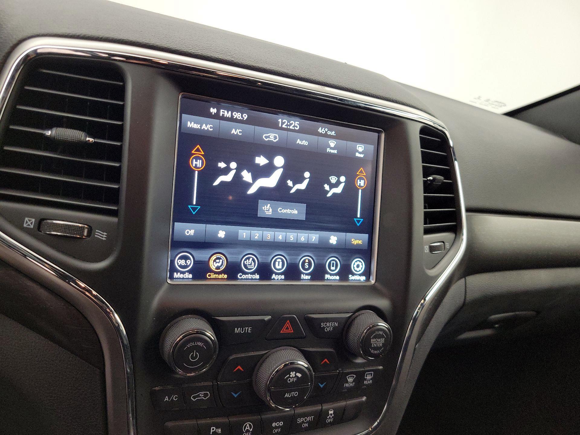 Thumbnail: 2018 Jeep Grand Cherokee - 17