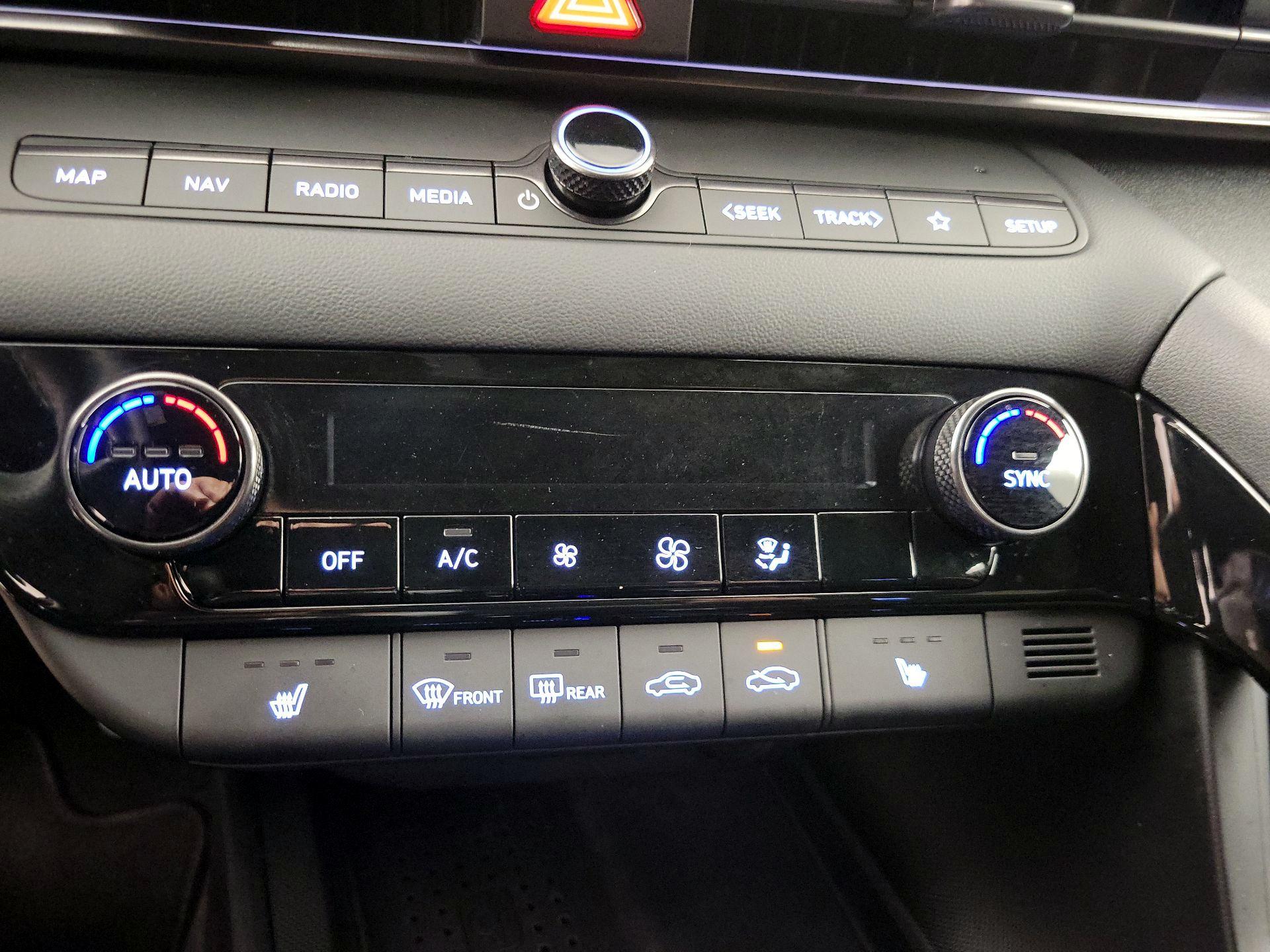 Thumbnail: 2023 Hyundai Elantra - 17