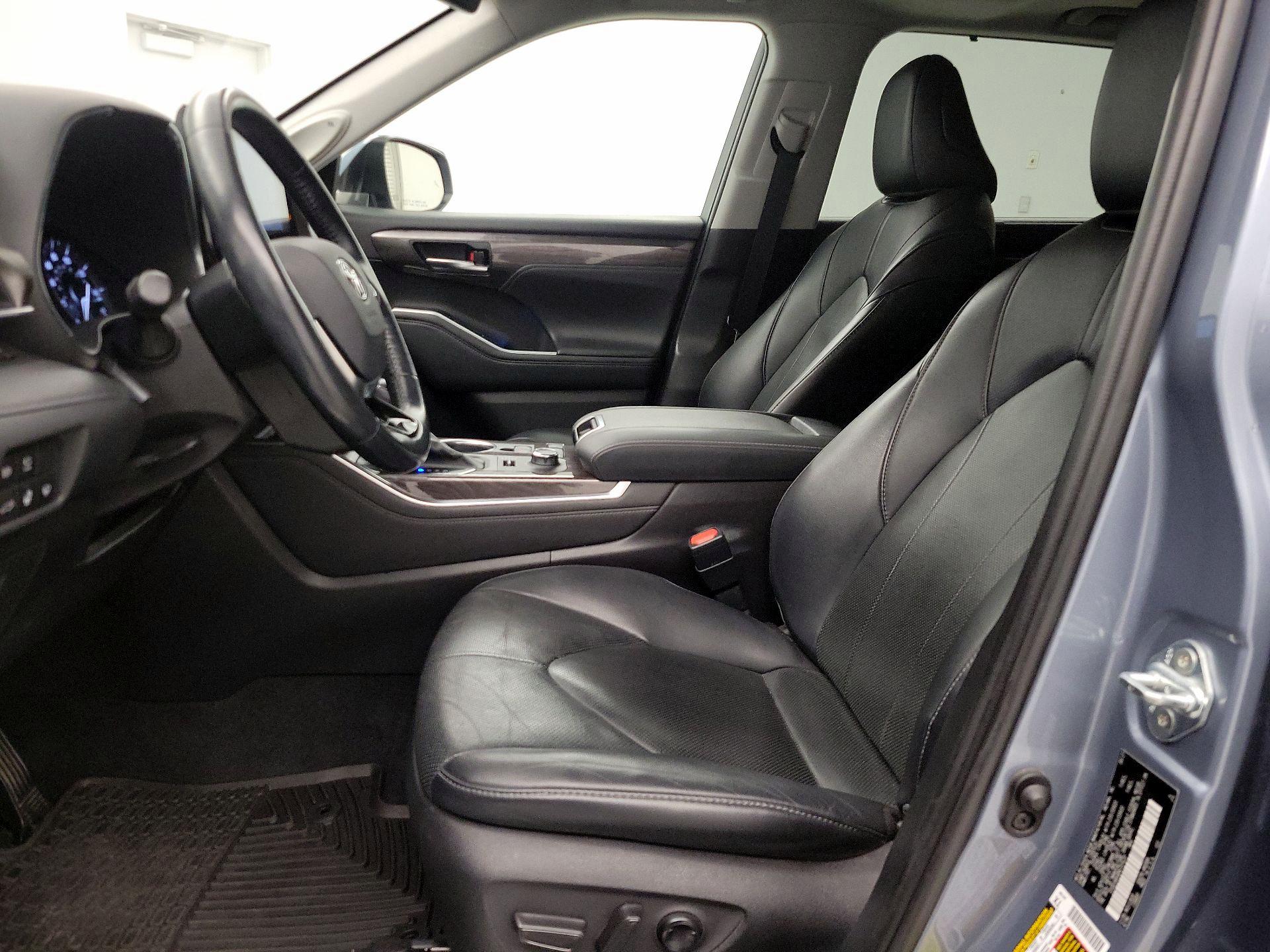 Thumbnail: 2021 Toyota Highlander - 11