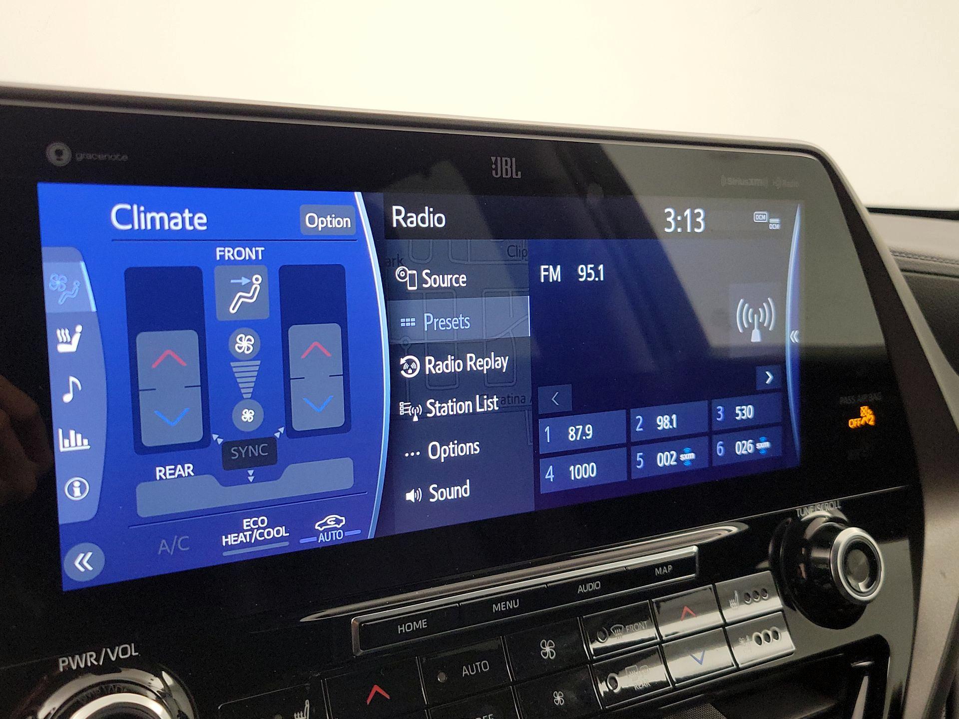 Thumbnail: 2021 Toyota Highlander - 16