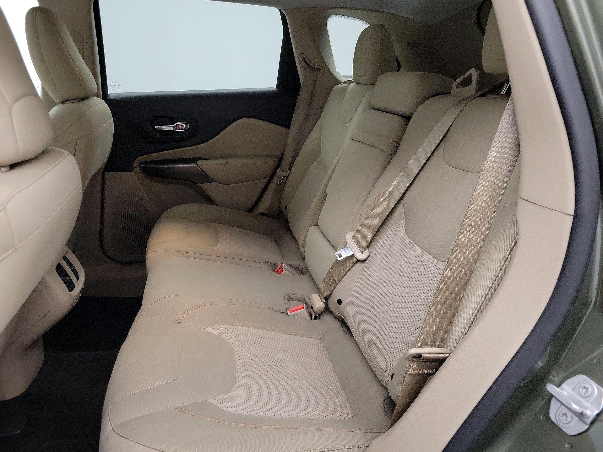 Thumbnail: 2019 Jeep Cherokee - 19