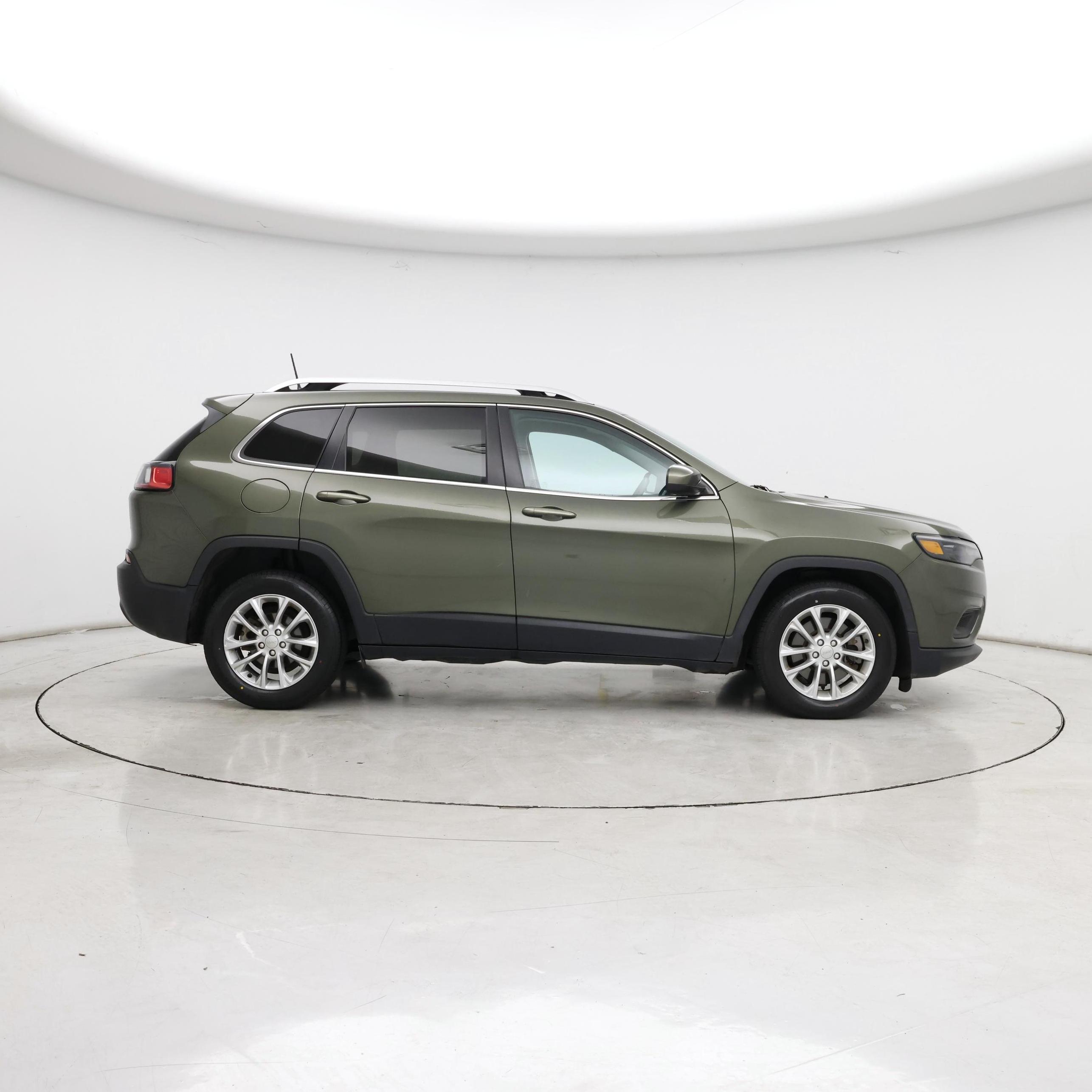 Thumbnail: 2019 Jeep Cherokee - 7