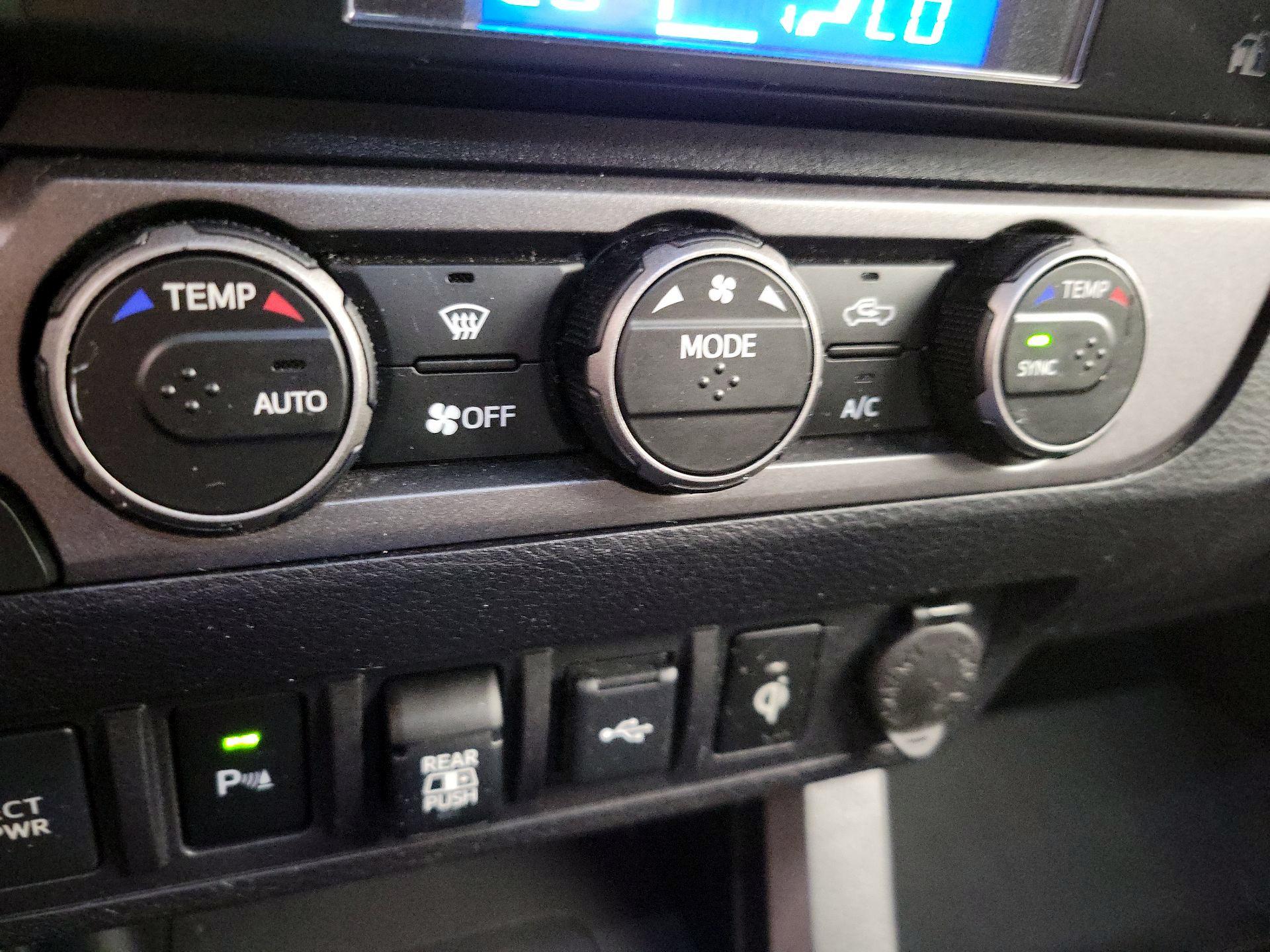 Thumbnail: 2021 Toyota Tacoma - 16