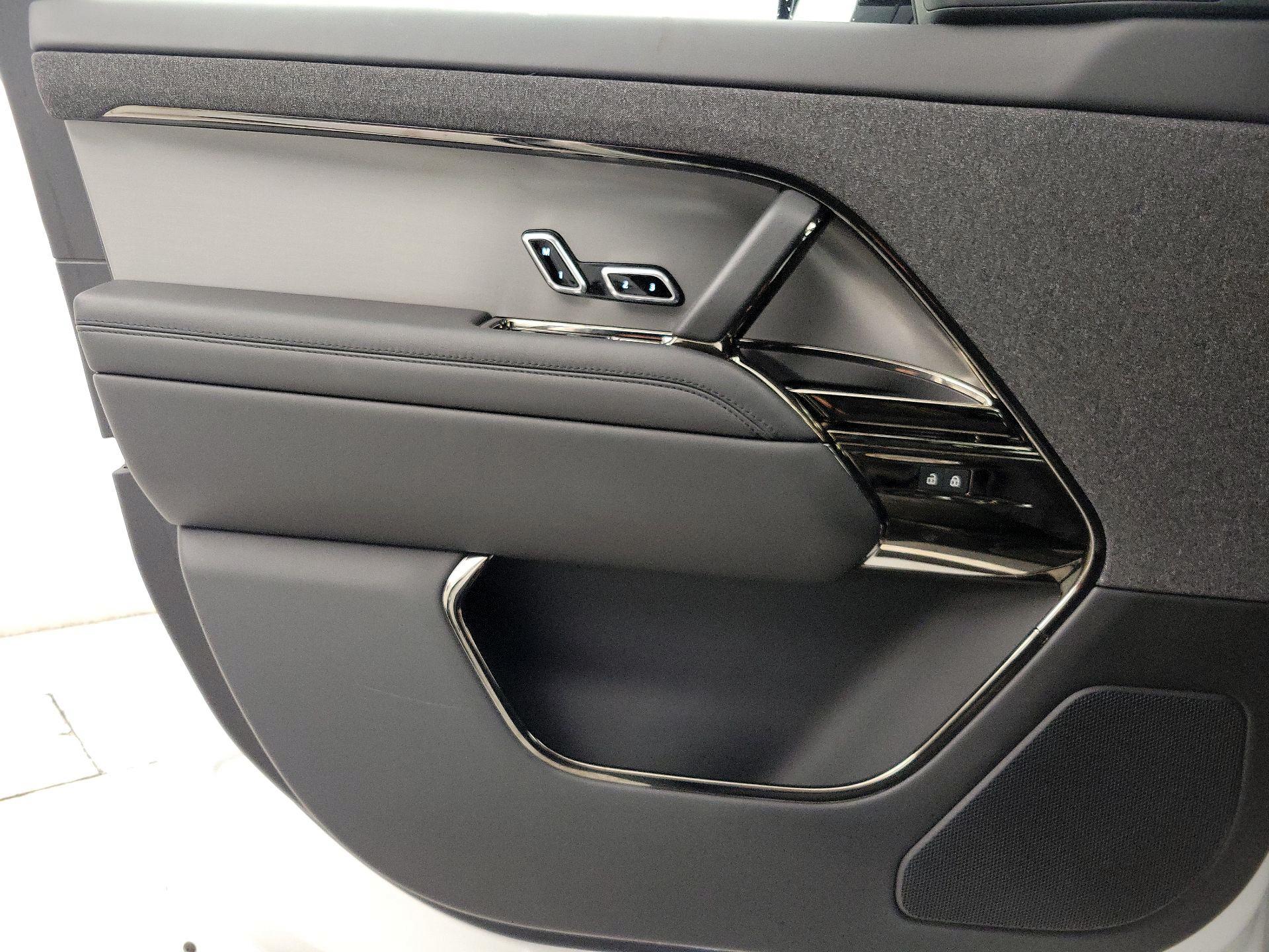 Thumbnail: 2024 Land Rover Range Rover Sport - 12