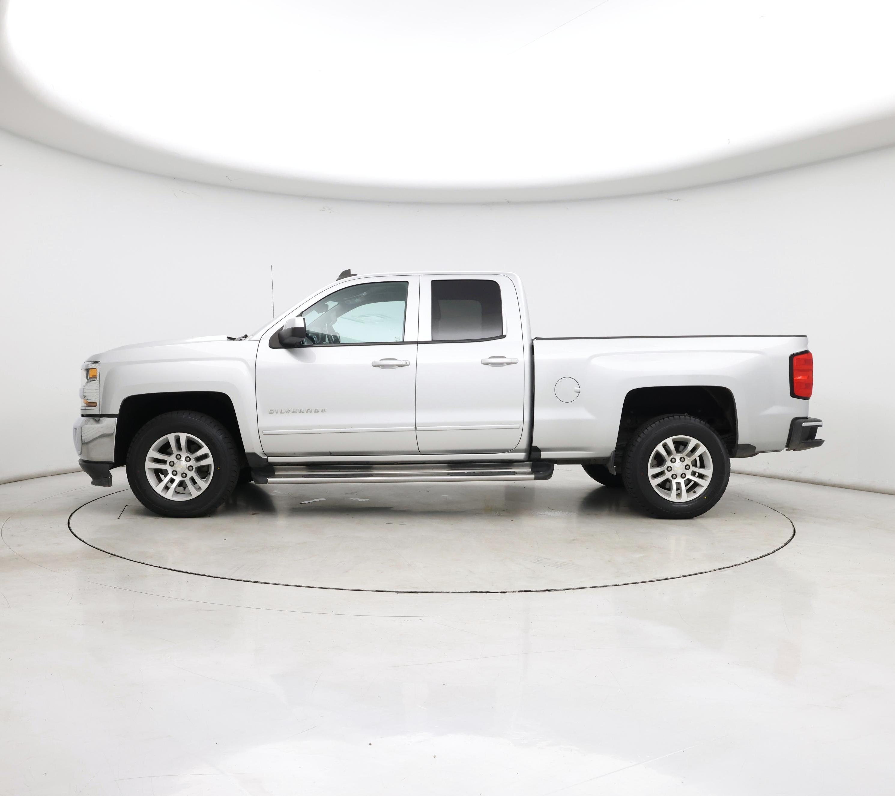 Thumbnail: 2019 Chevrolet Silverado 1500 - 3