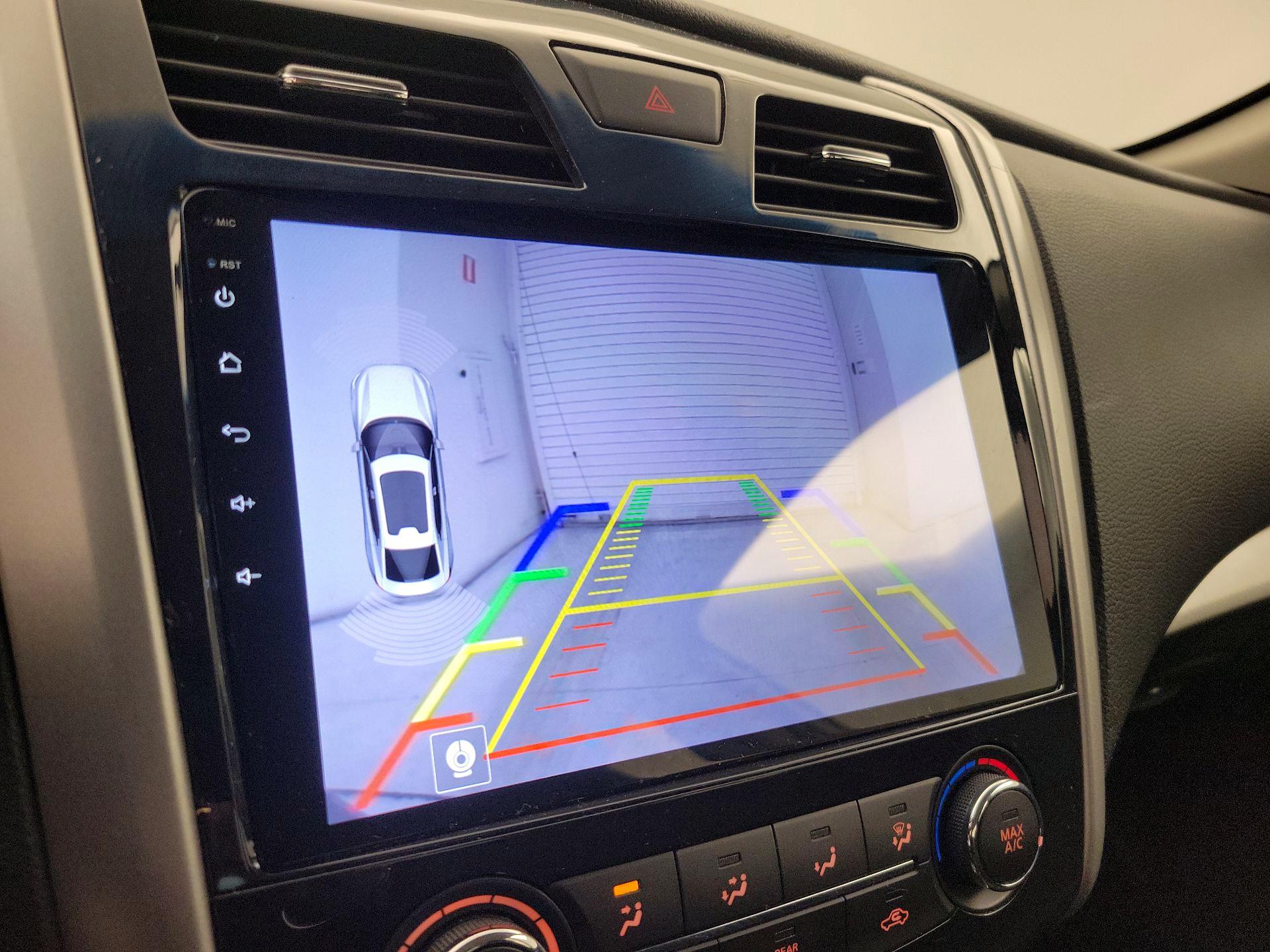 Thumbnail: 2015 Nissan Altima - 14