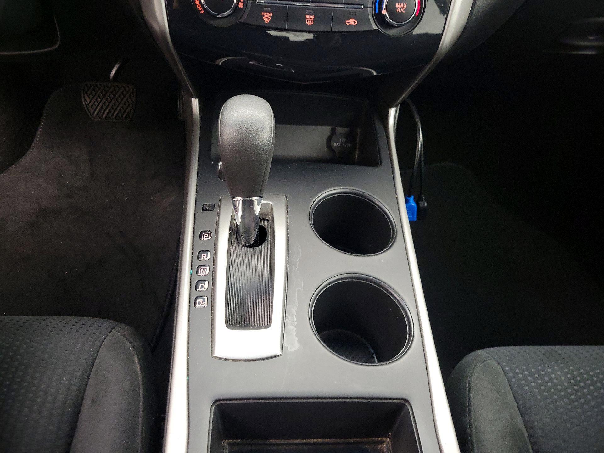 Thumbnail: 2015 Nissan Altima - 17