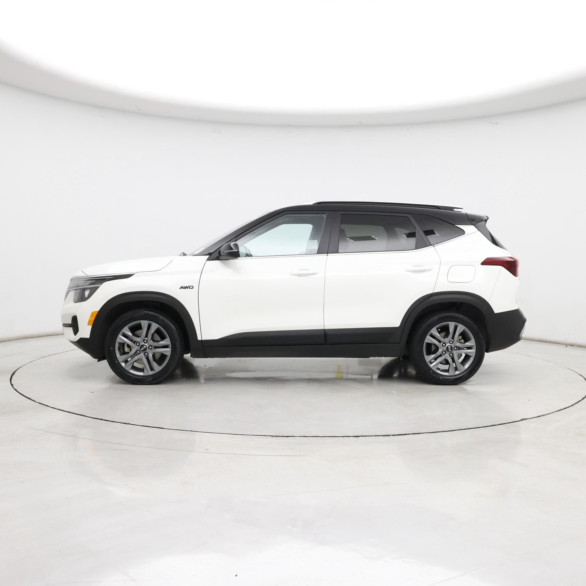 Thumbnail: 2021 Kia Seltos - 3