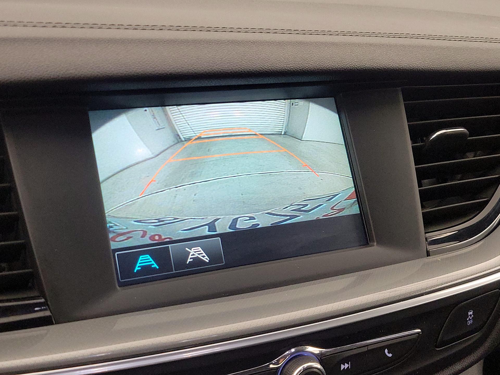 Thumbnail: 2018 Buick Regal - 14