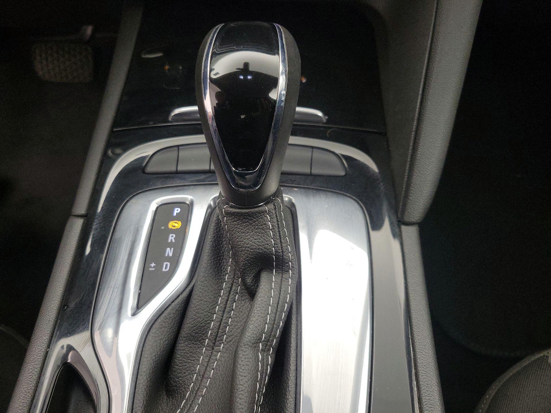 Thumbnail: 2018 Buick Regal - 17