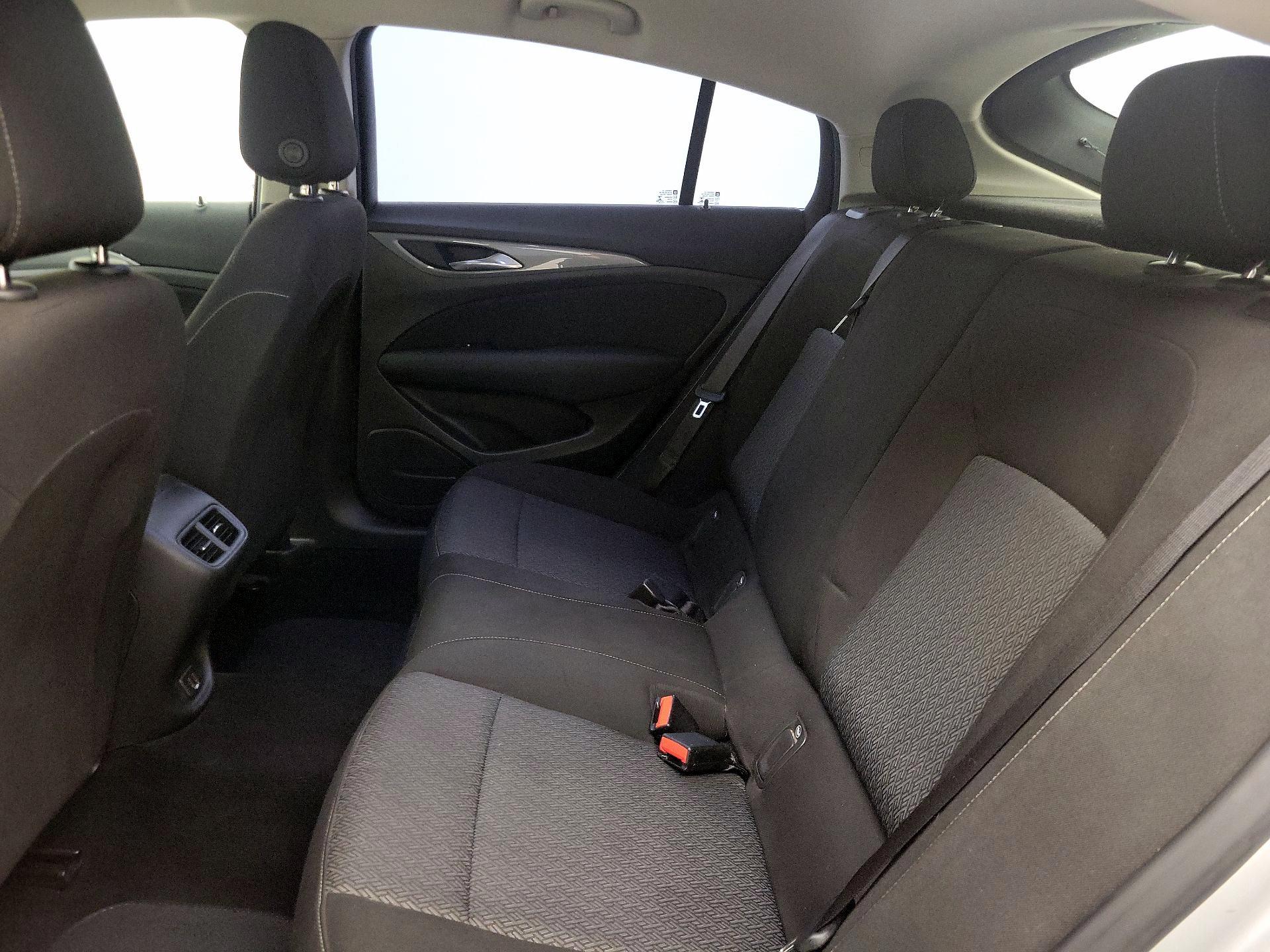 Thumbnail: 2018 Buick Regal - 19