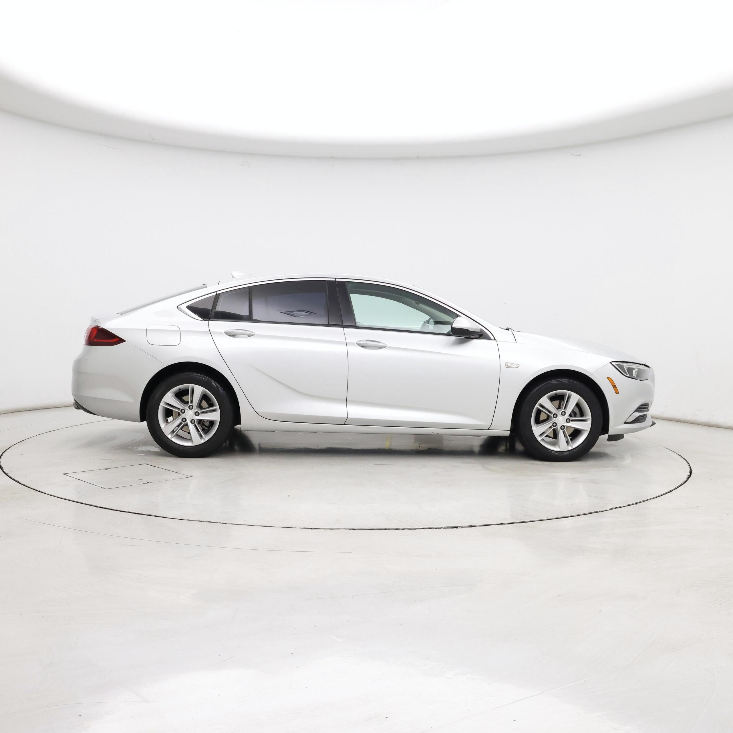 Thumbnail: 2018 Buick Regal - 7