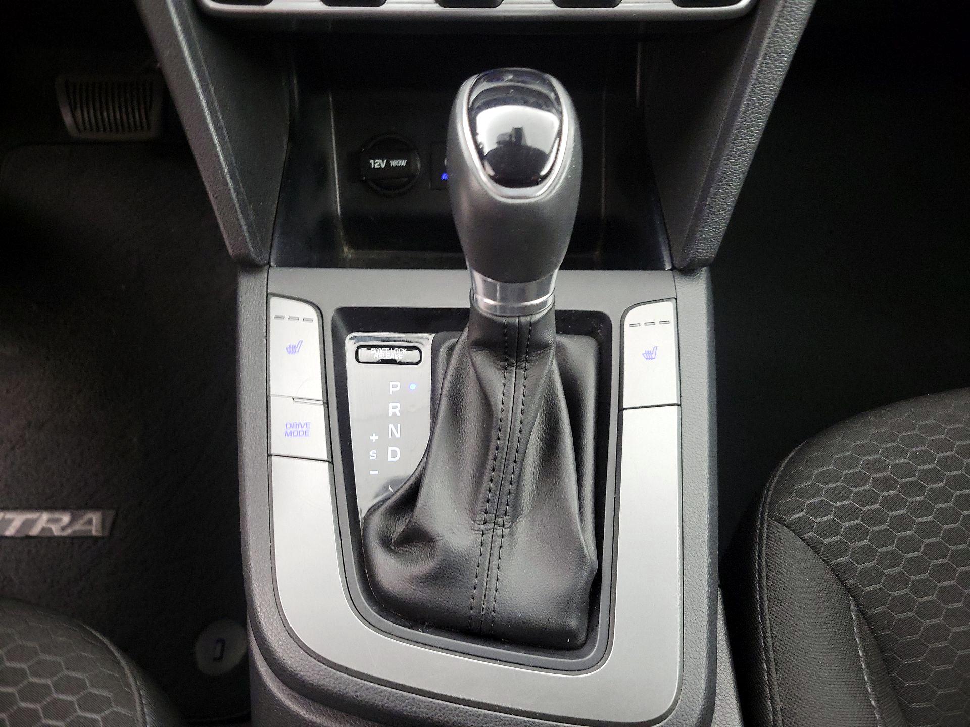 Thumbnail: 2020 Hyundai Elantra - 17