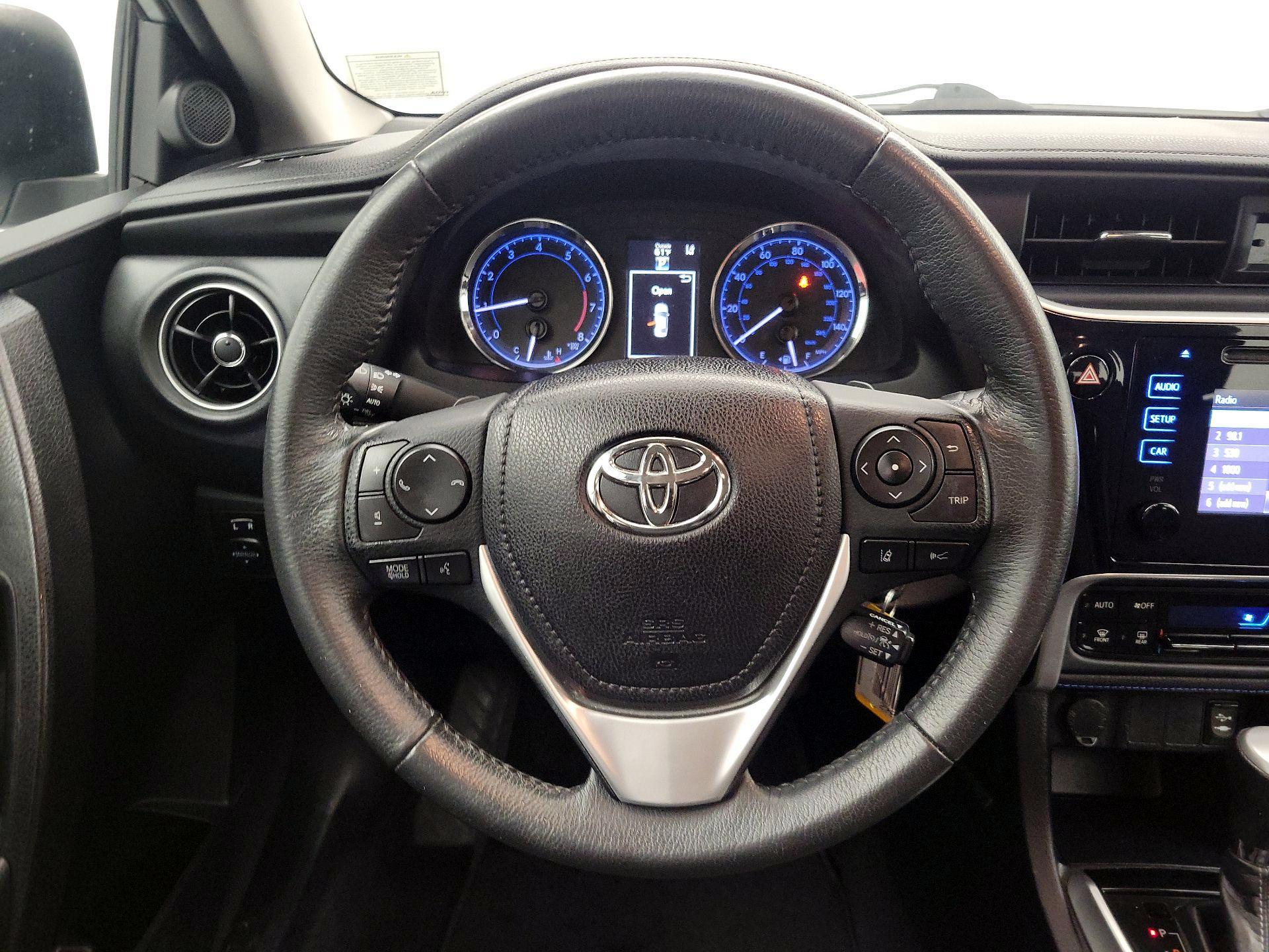 Thumbnail: 2018 Toyota Corolla - 10