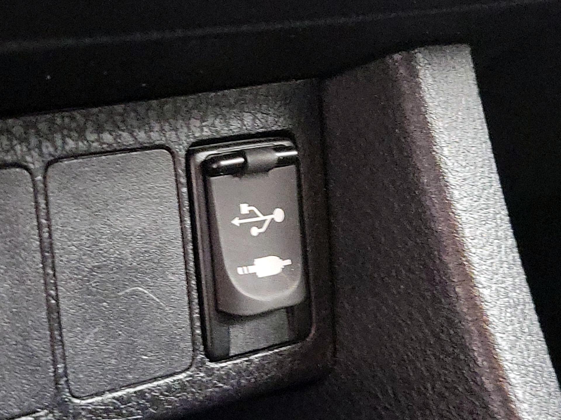 Thumbnail: 2018 Toyota Corolla - 18