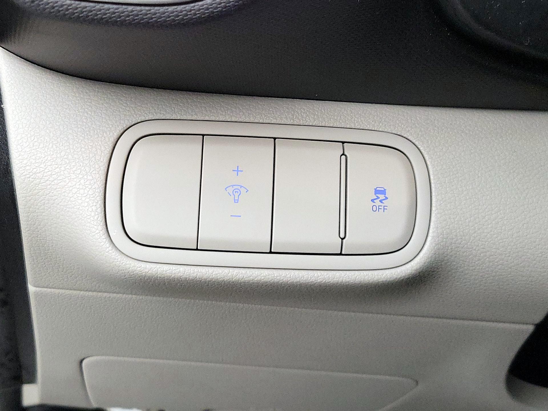 Thumbnail: 2023 Hyundai Venue - 13