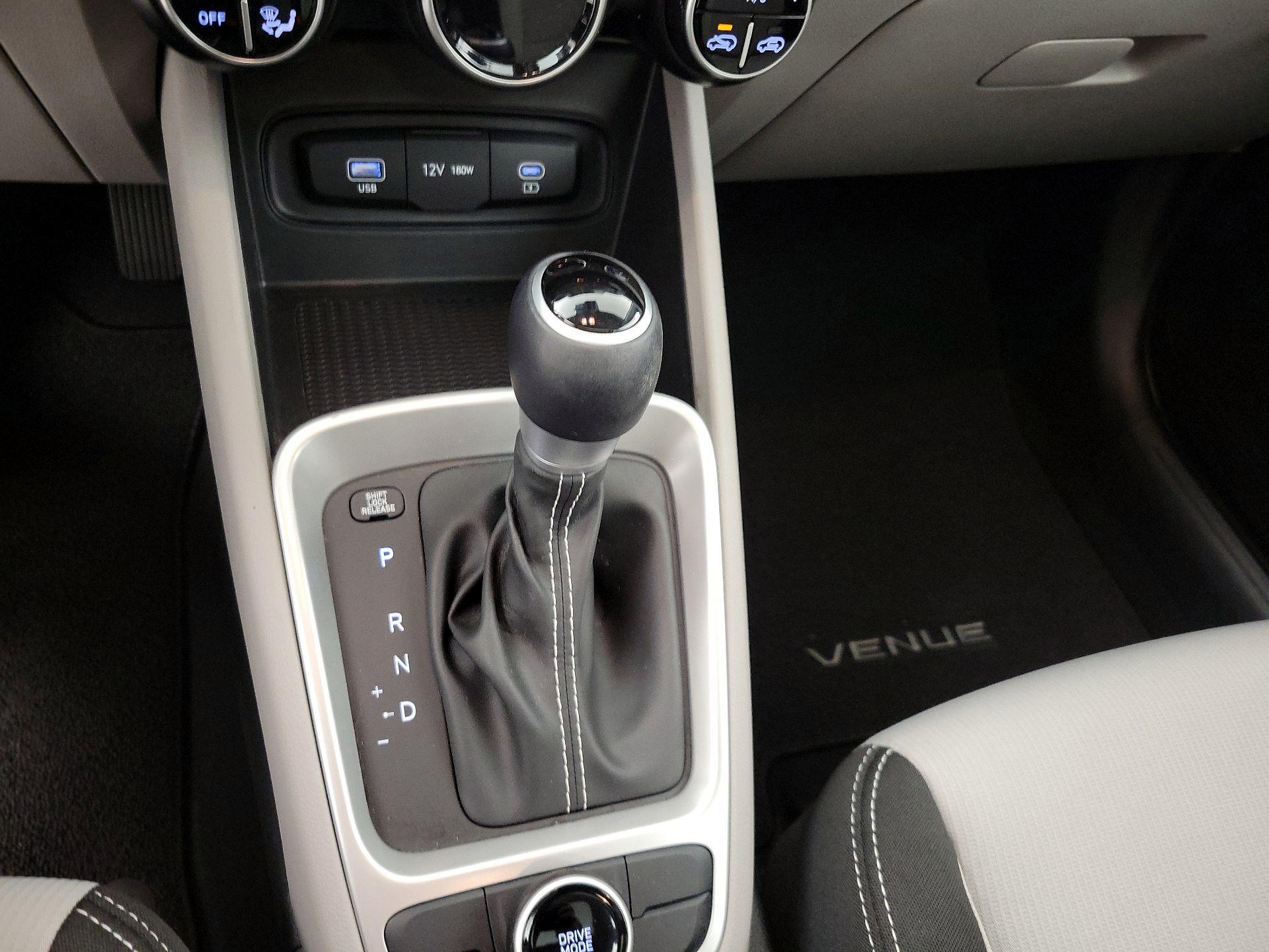 Thumbnail: 2023 Hyundai Venue - 17