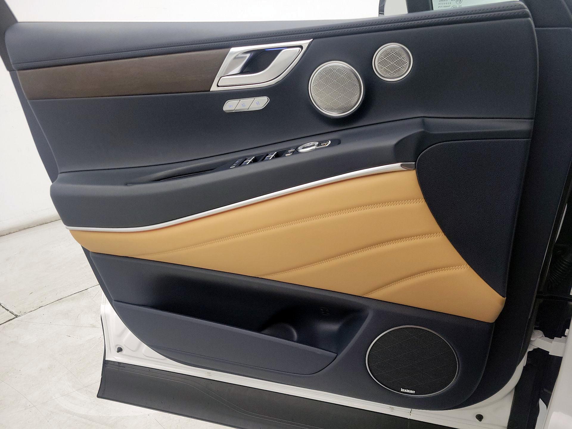 Thumbnail: 2023 Genesis GV80 - 12