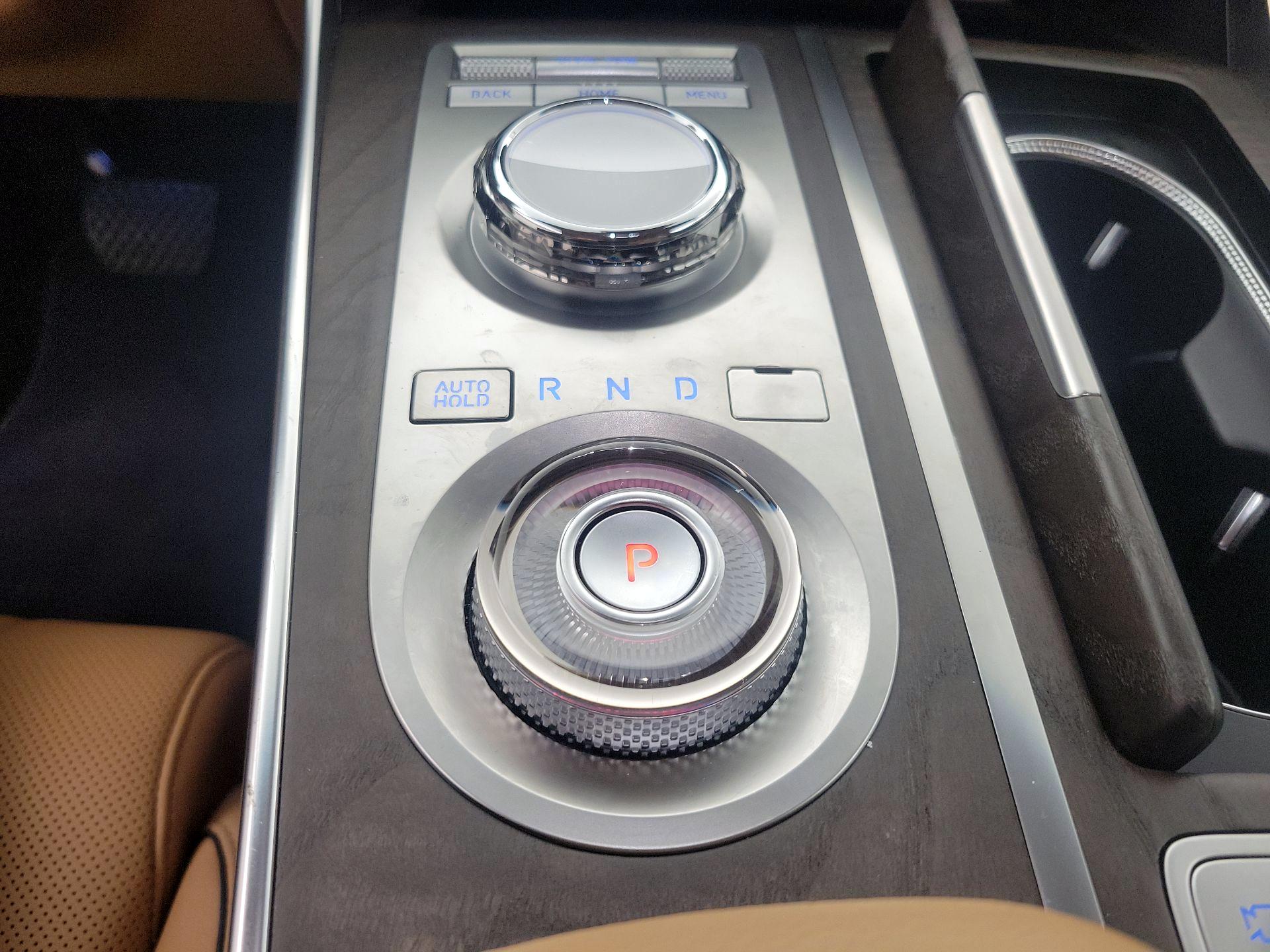 Thumbnail: 2023 Genesis GV80 - 18