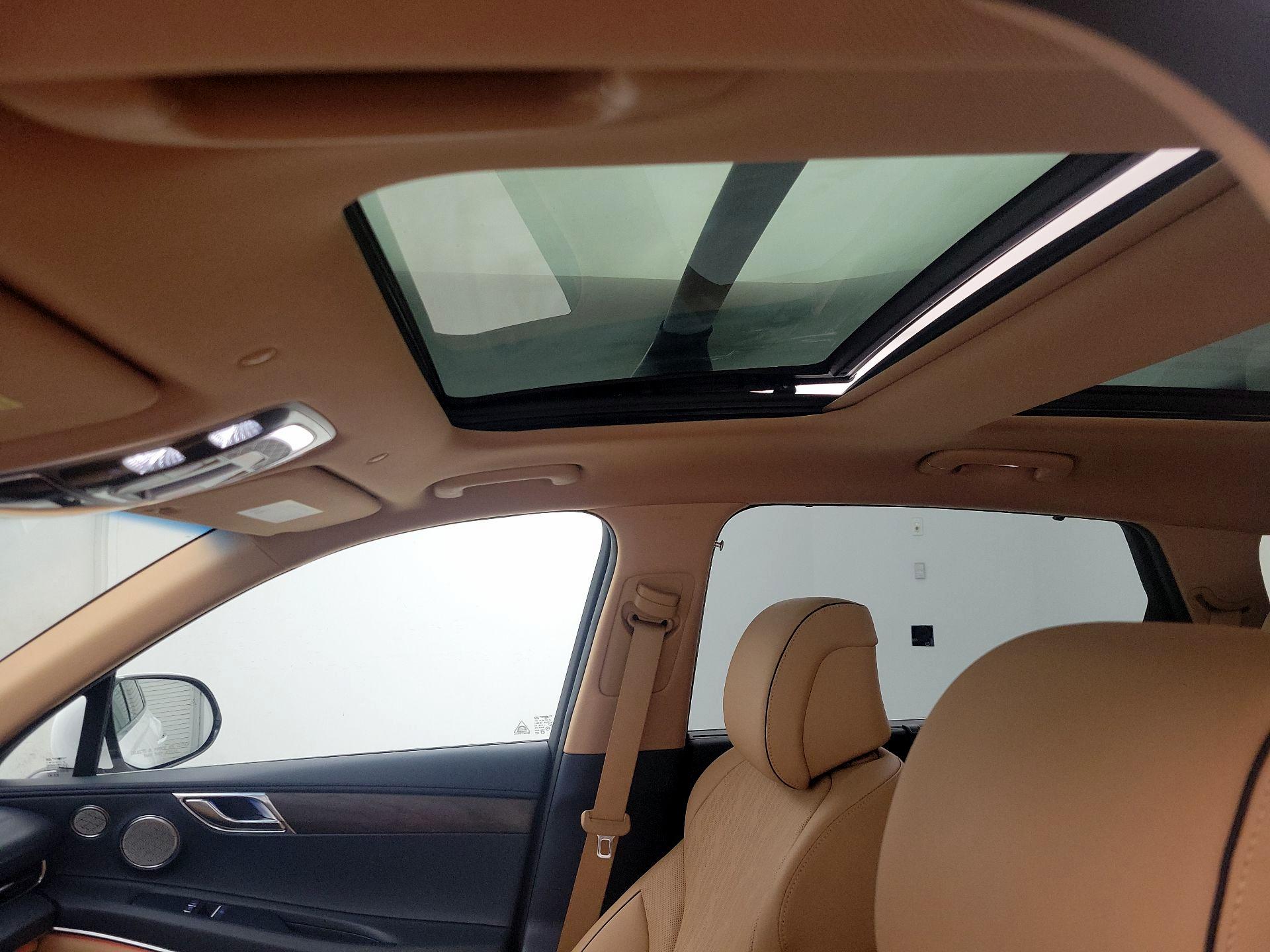 Thumbnail: 2023 Genesis GV80 - 20