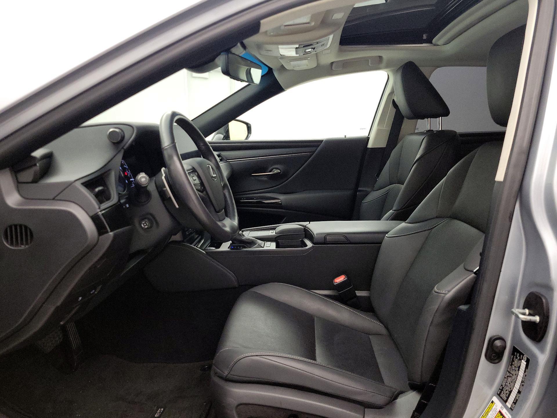 Thumbnail: 2022 Lexus ES - 11