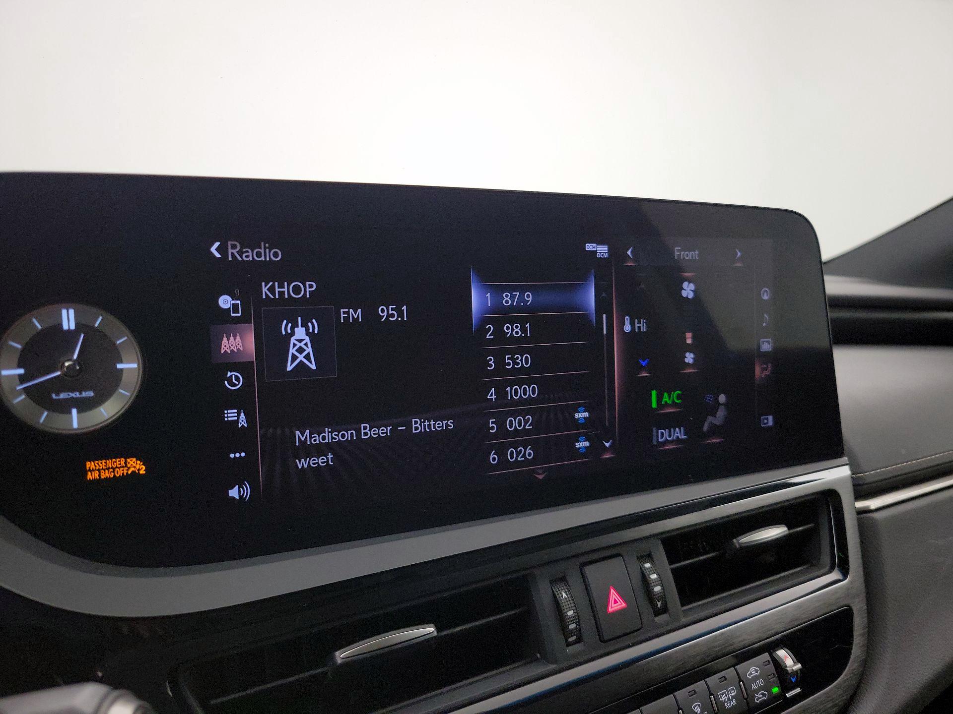 Thumbnail: 2022 Lexus ES - 15