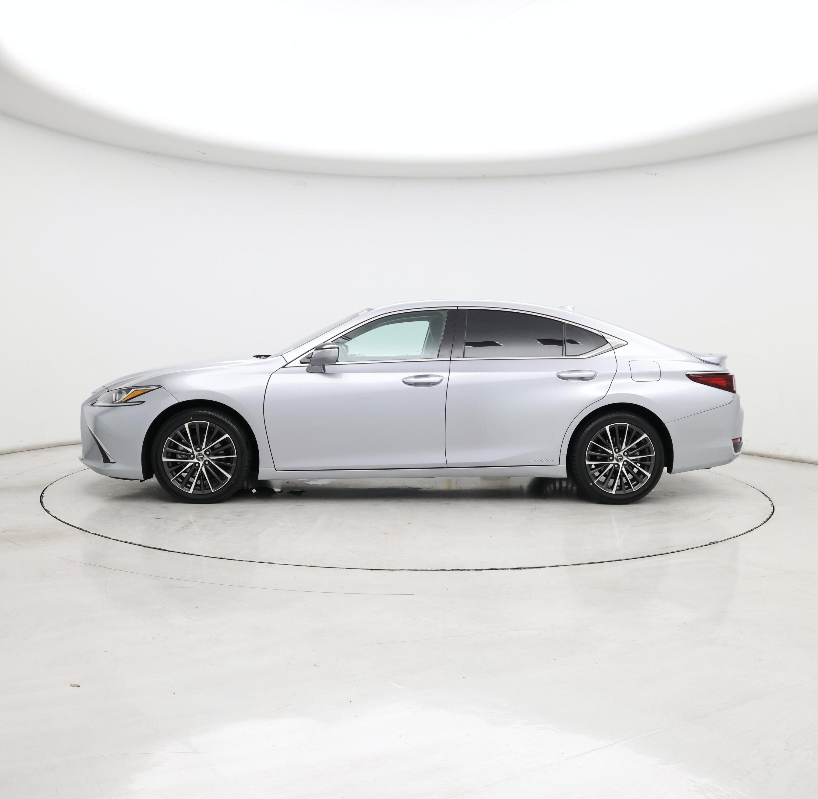 Thumbnail: 2022 Lexus ES - 3