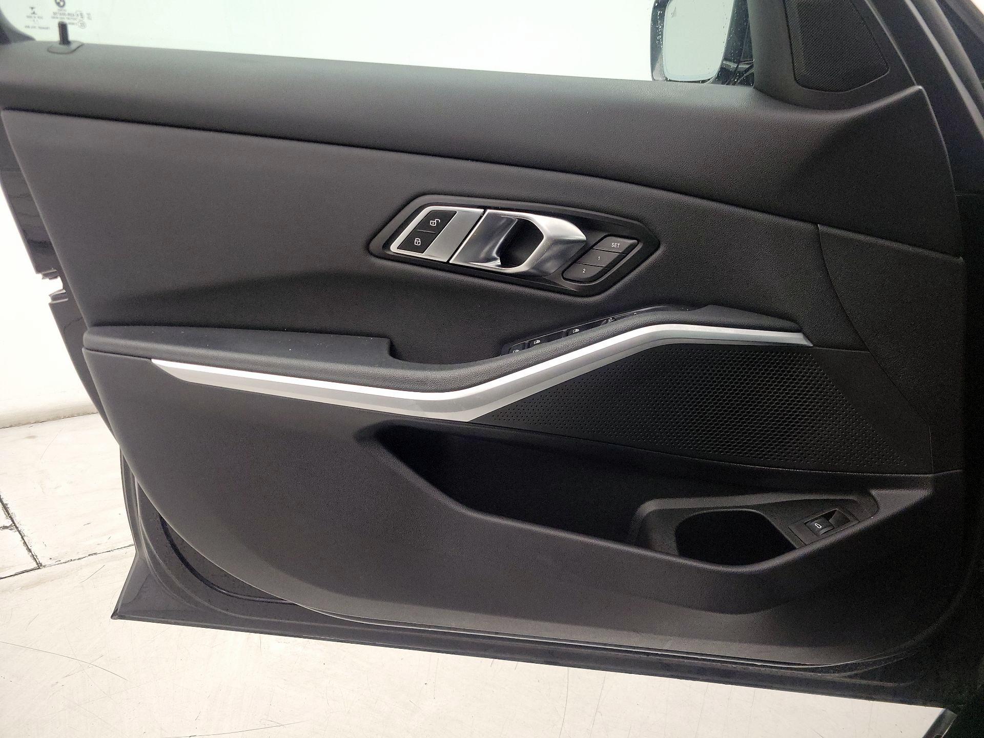 Thumbnail: 2020 BMW 3 Series - 12