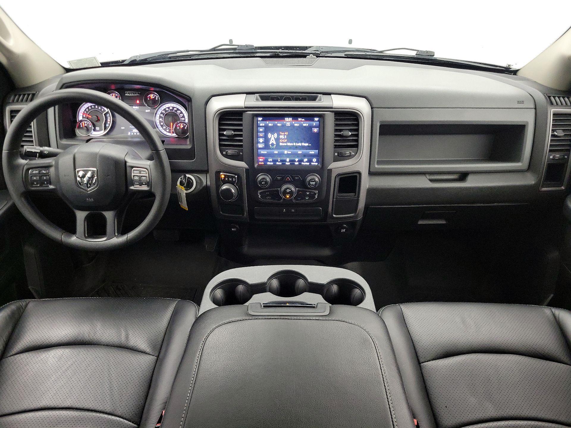 Thumbnail: 2020 RAM 1500 Classic - 9