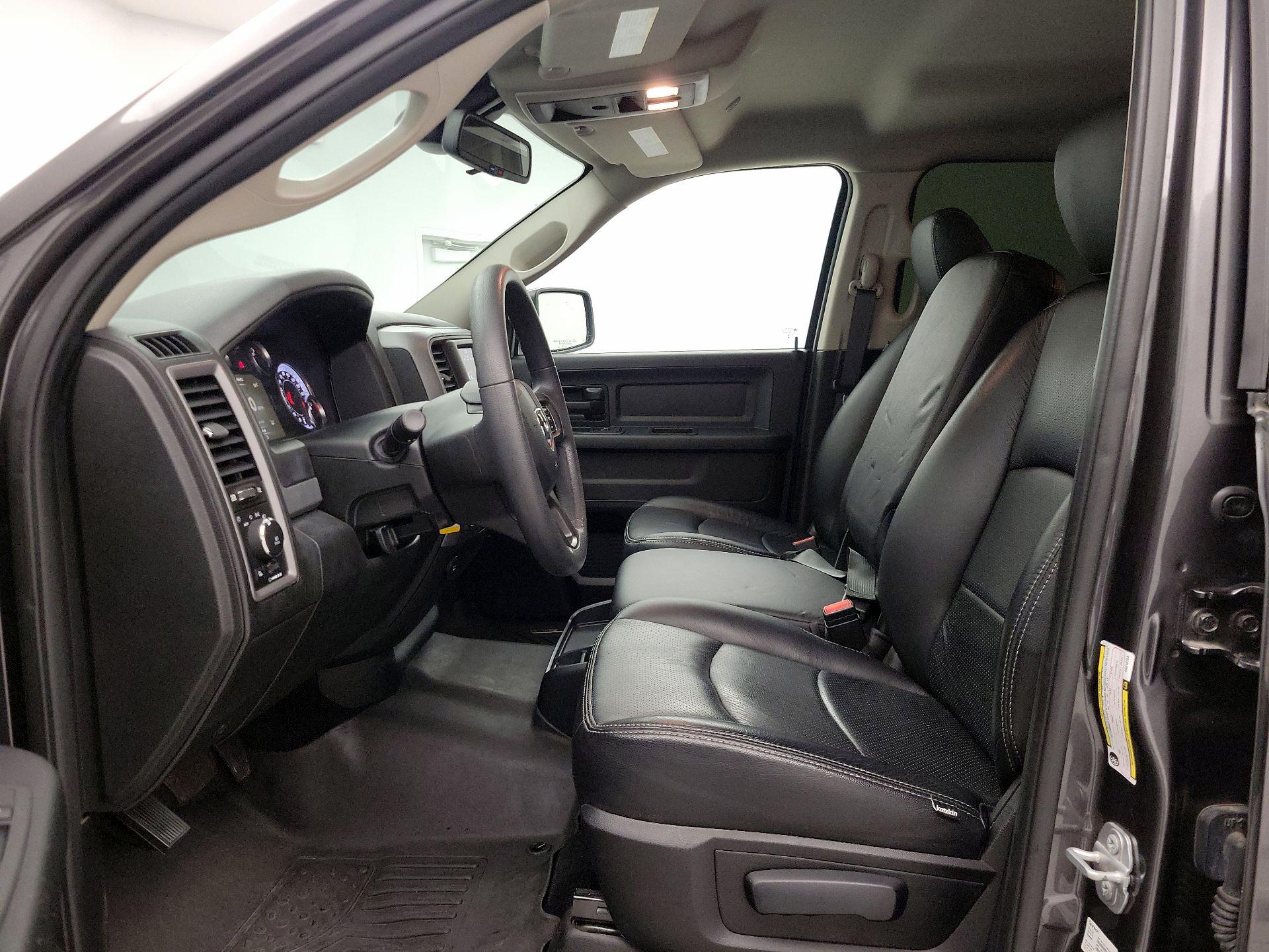 Thumbnail: 2020 RAM 1500 Classic - 11