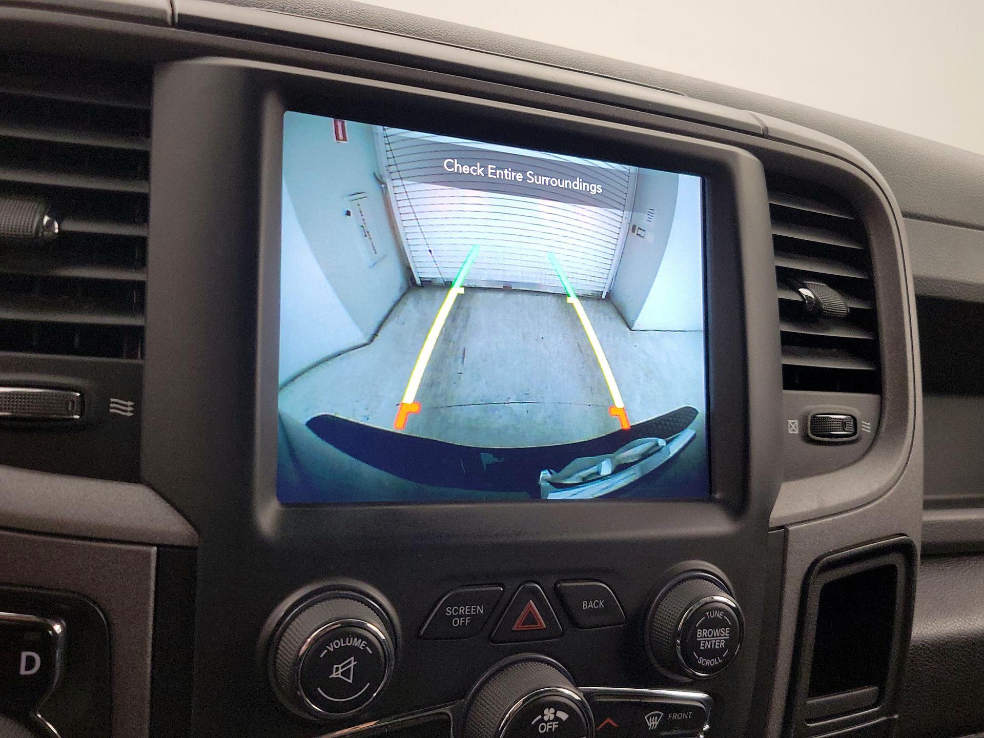 Thumbnail: 2020 RAM 1500 Classic - 14