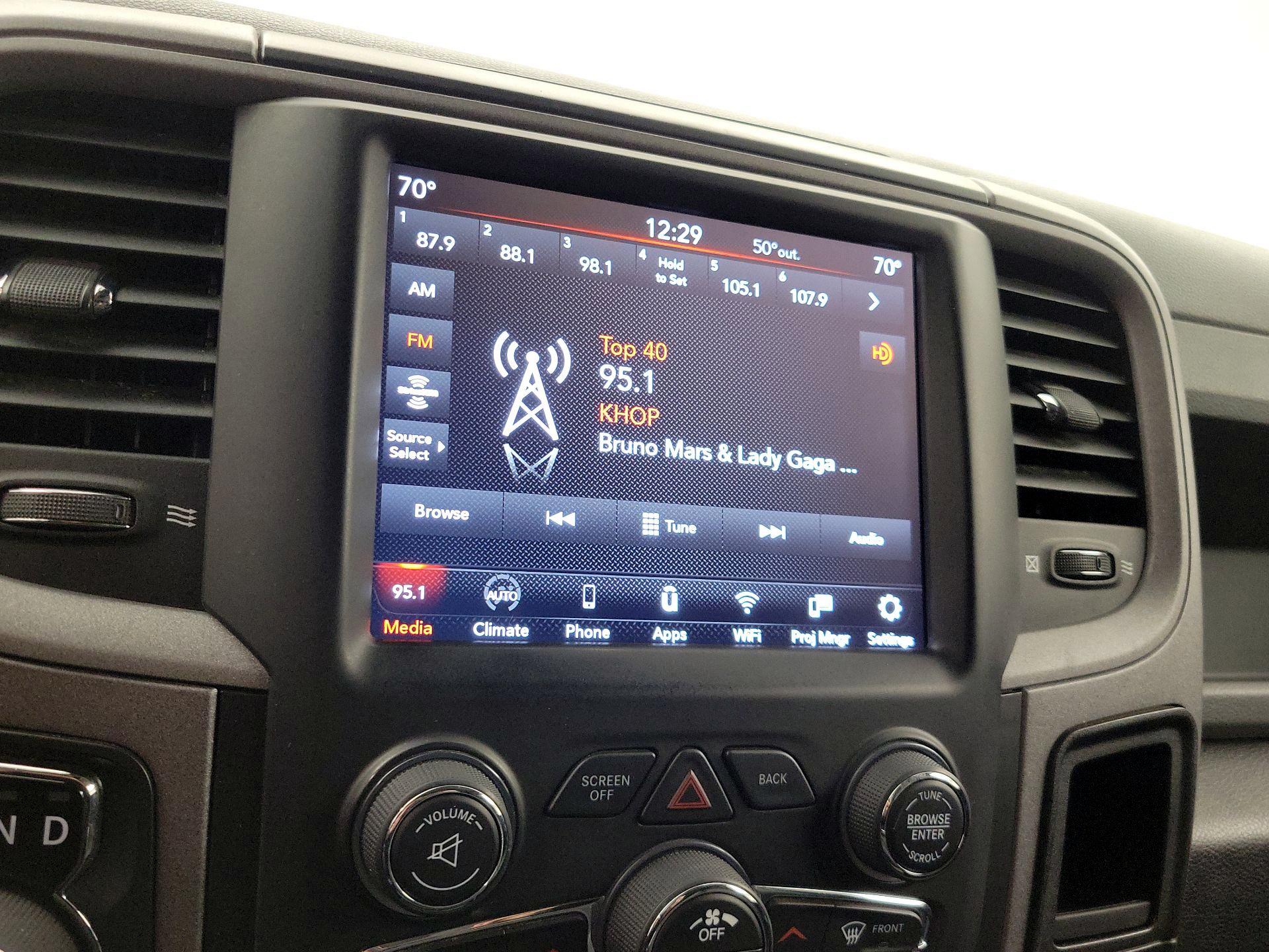 Thumbnail: 2020 RAM 1500 Classic - 15