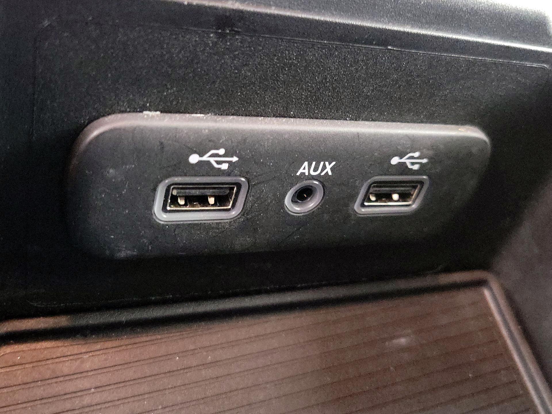 Thumbnail: 2020 RAM 1500 Classic - 18