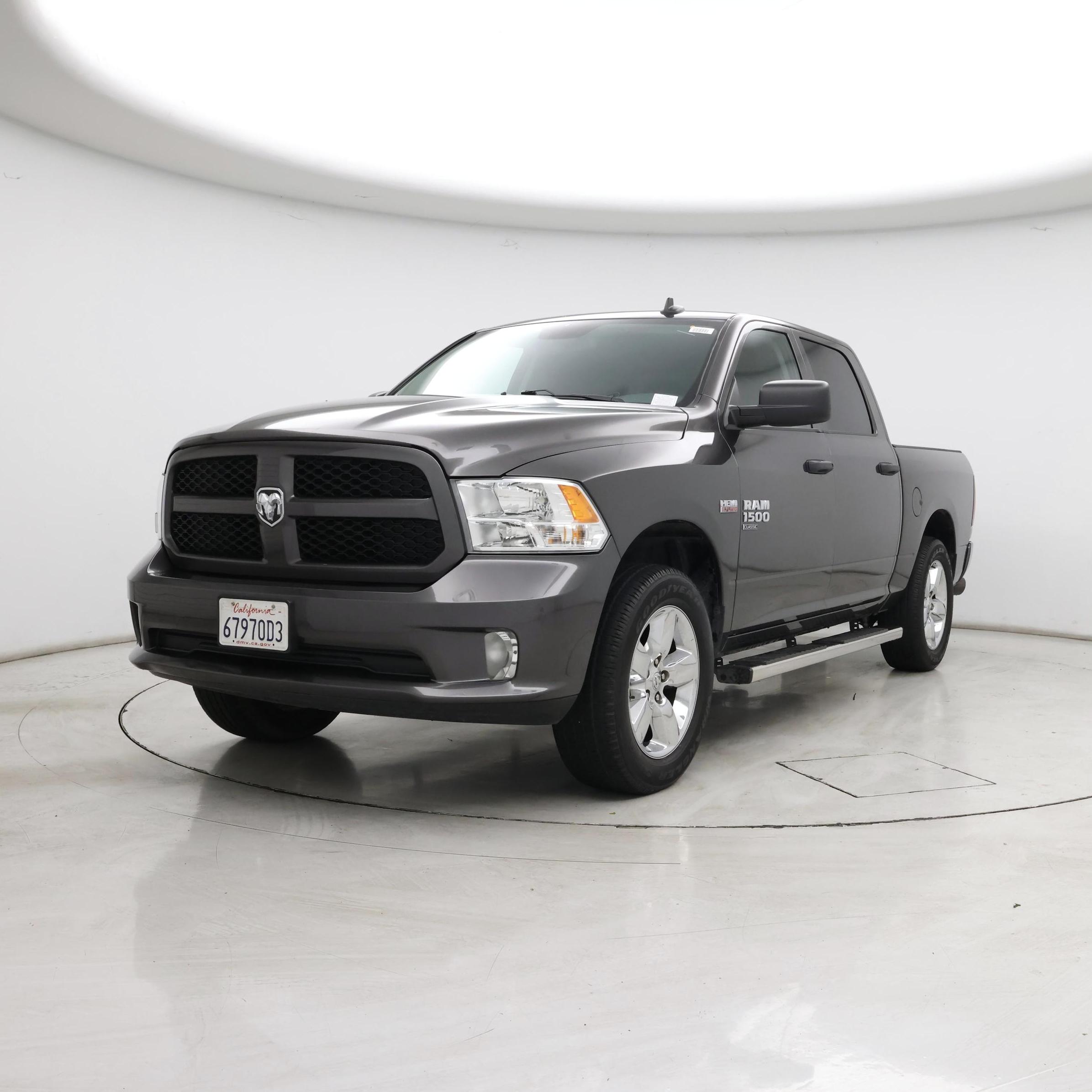 Thumbnail: 2020 RAM 1500 Classic - 4