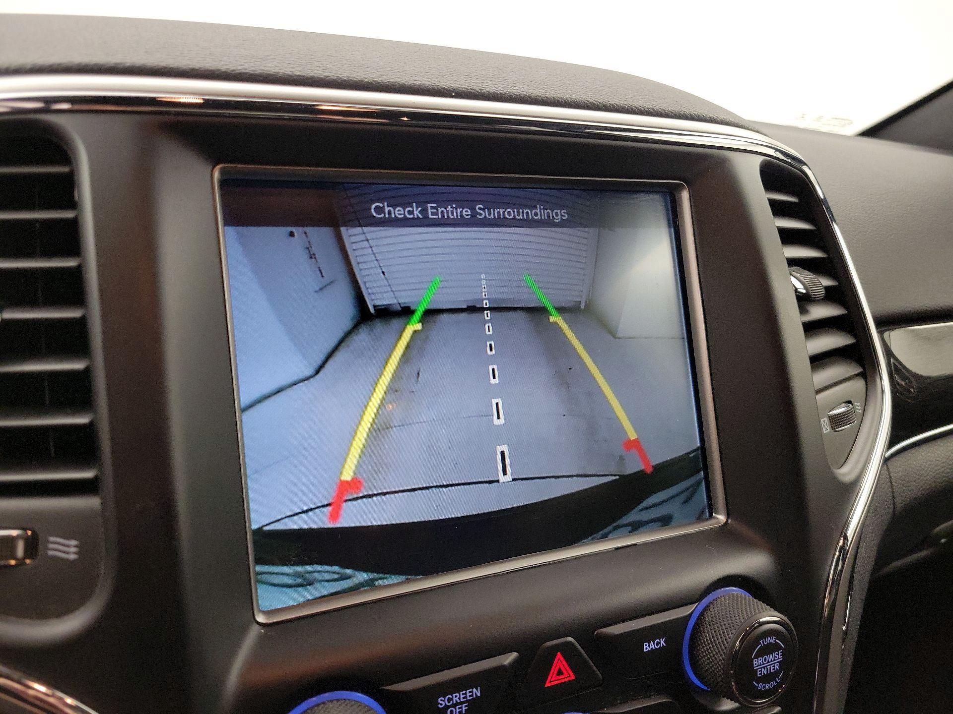 Thumbnail: 2017 Jeep Grand Cherokee - 15