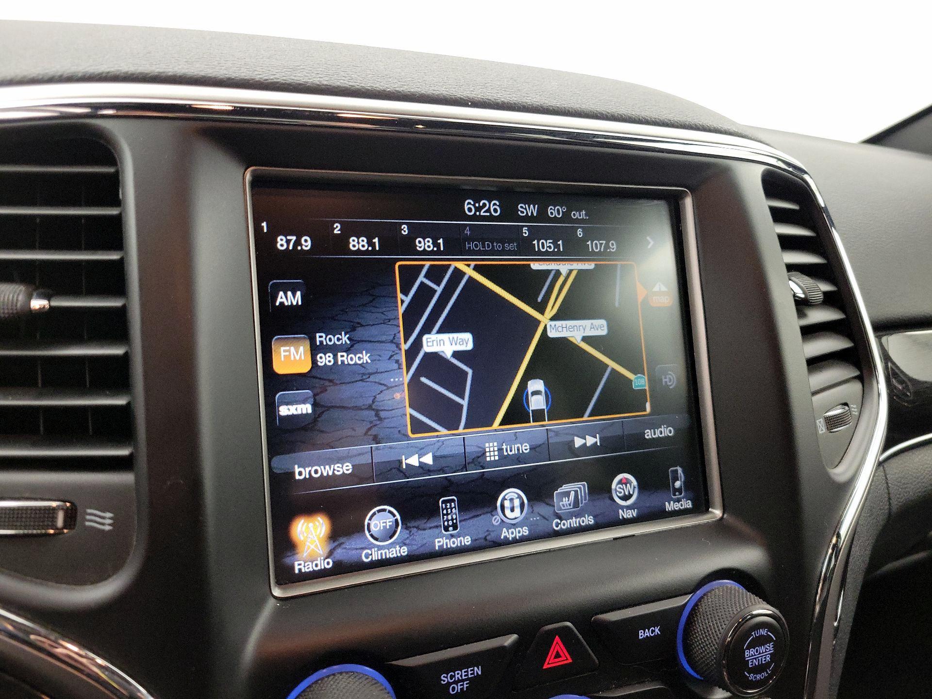 Thumbnail: 2017 Jeep Grand Cherokee - 16