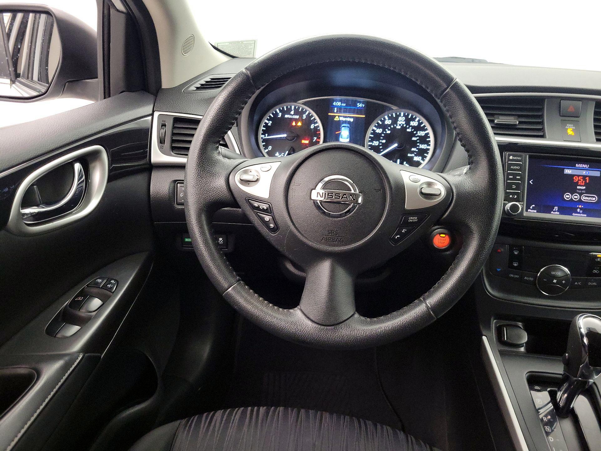 Thumbnail: 2019 Nissan Sentra - 10