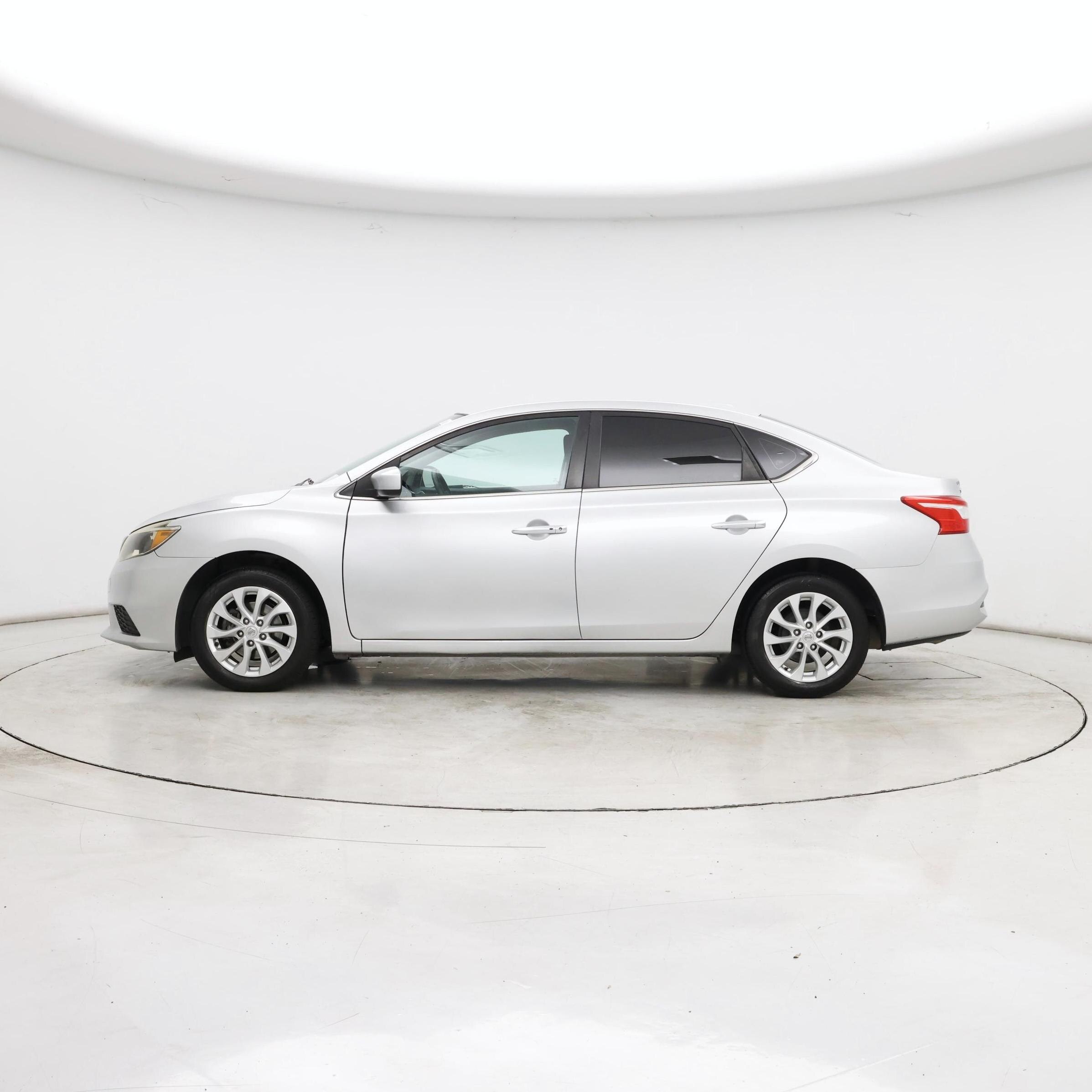 Thumbnail: 2019 Nissan Sentra - 3