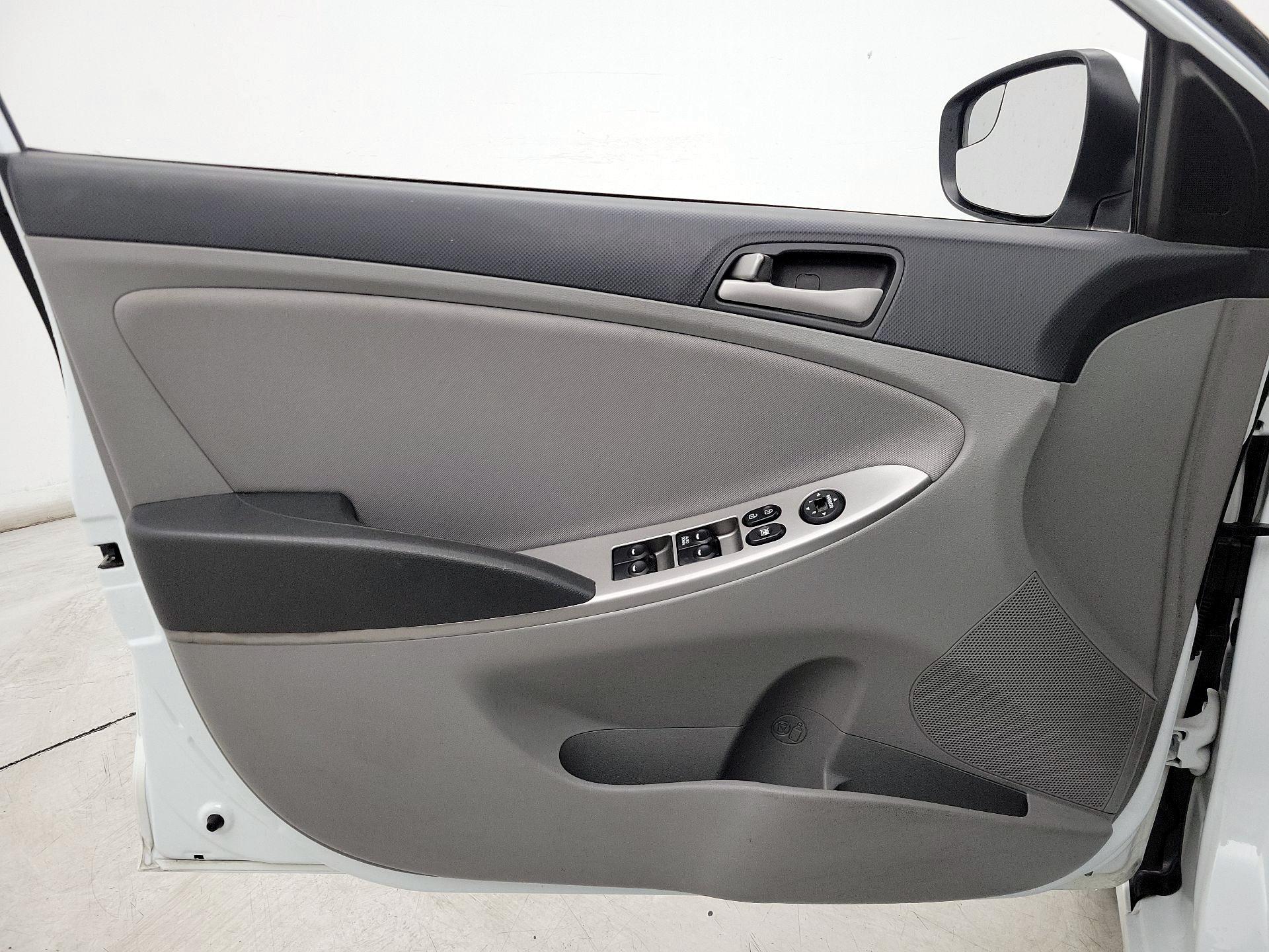 Thumbnail: 2016 Hyundai Accent - 12