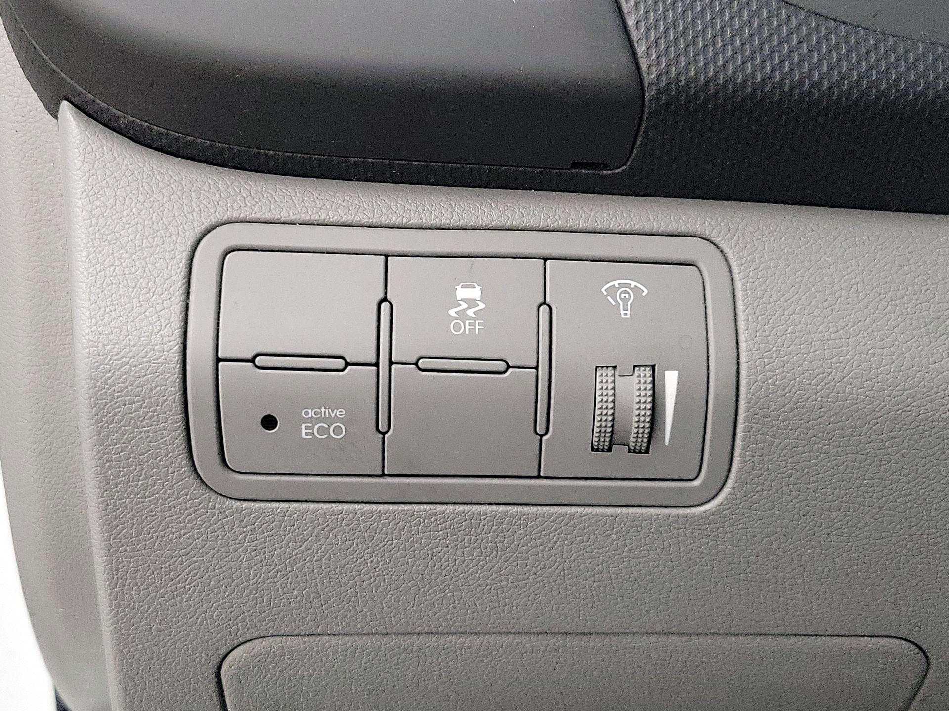 Thumbnail: 2016 Hyundai Accent - 13