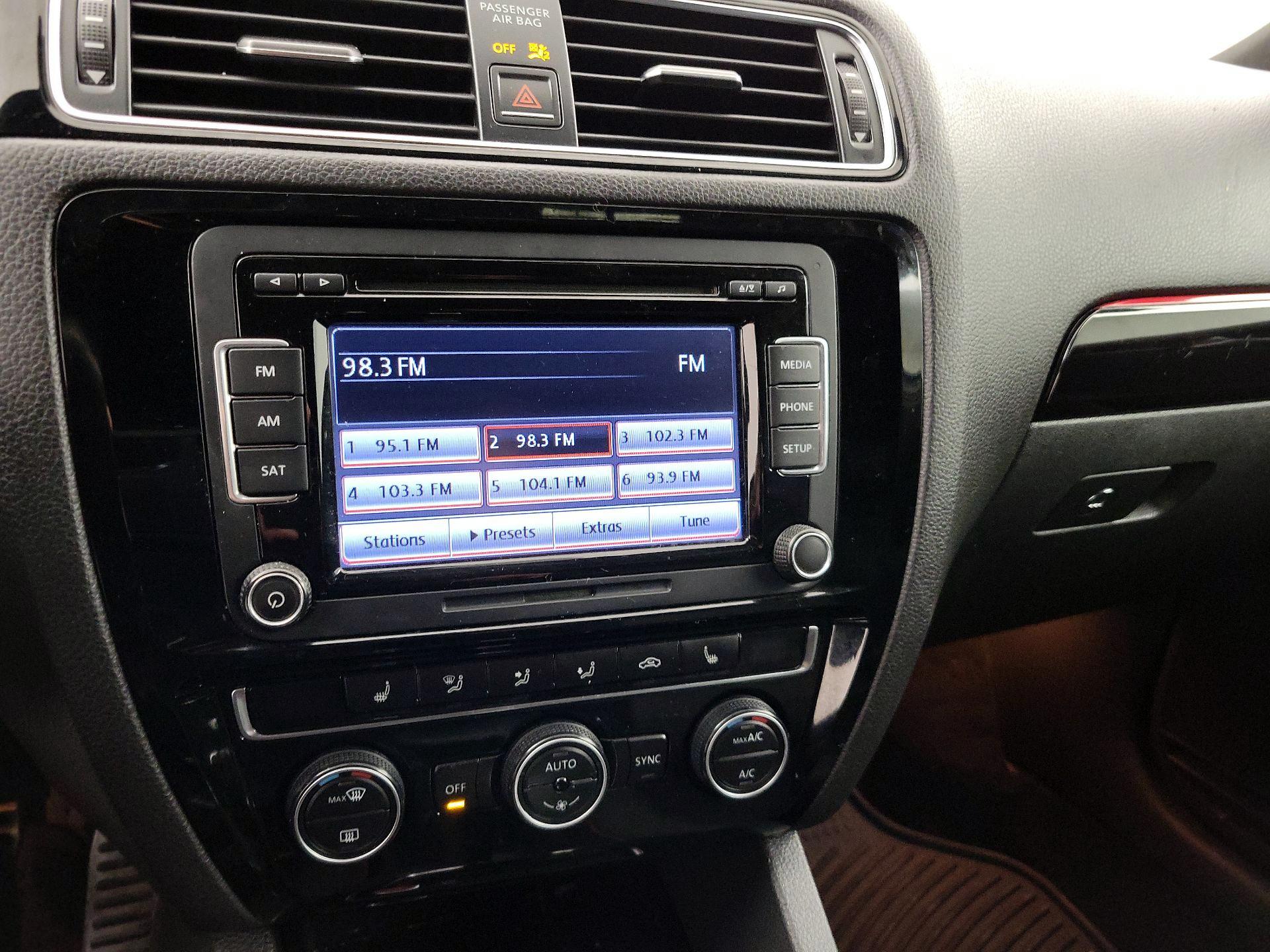 Thumbnail: 2015 Volkswagen Jetta - 15