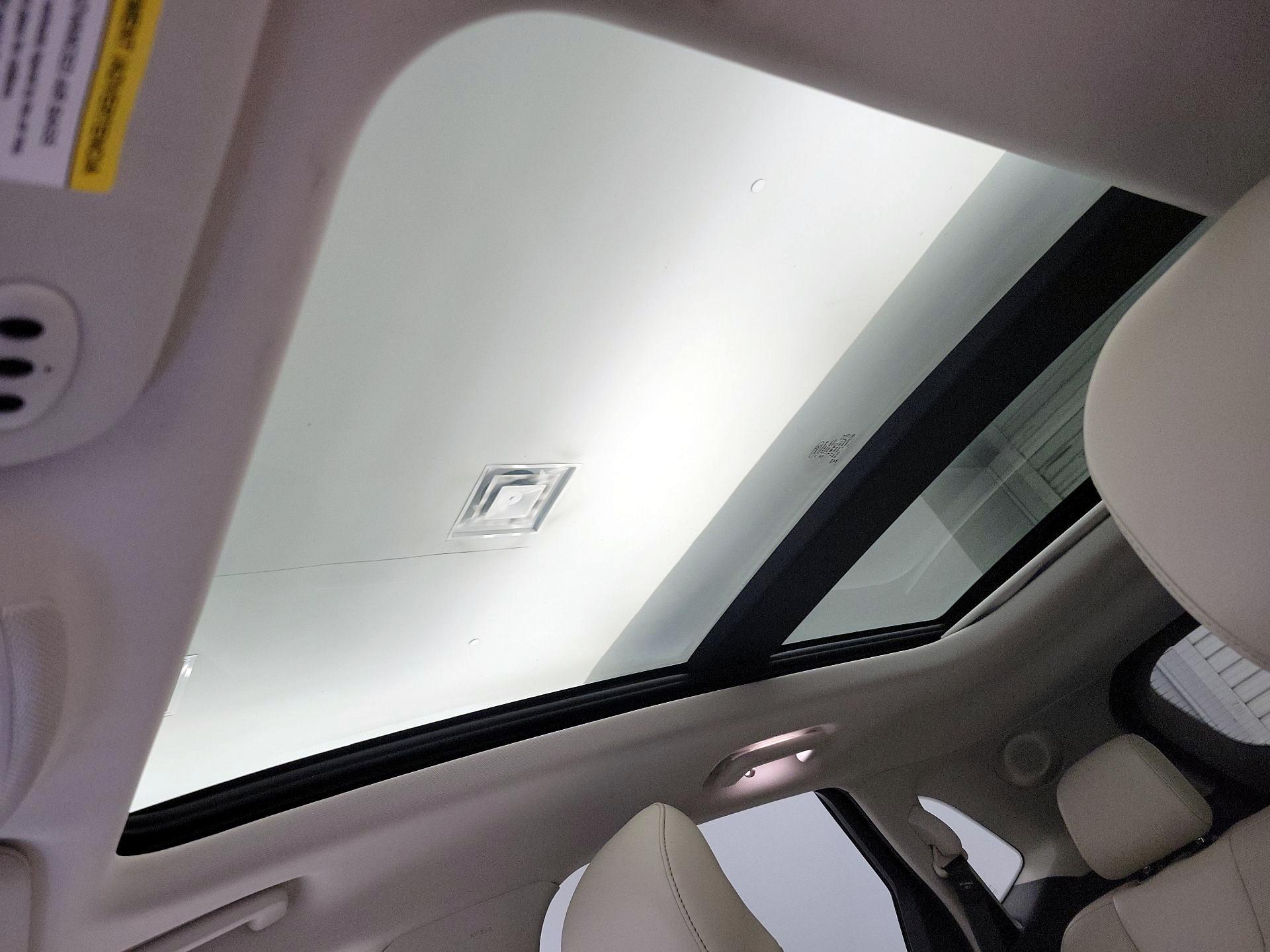 Thumbnail: 2017 Ford Edge - 20